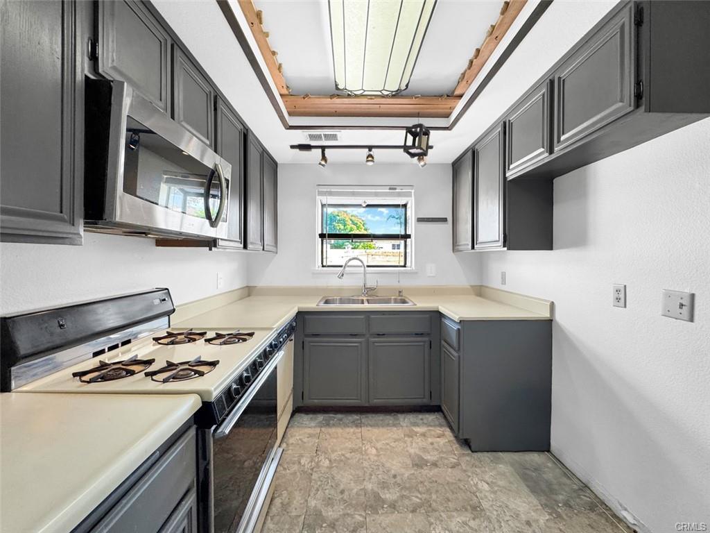 Santa Fe Springs, California, 90670, United States, 3 Bedrooms Bedrooms, ,2 BathroomsBathrooms,Residential,For Sale,1987363