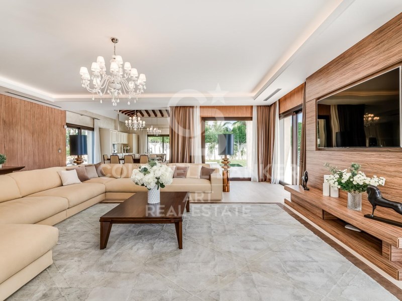 Marbella, Andalusia, ES, 6 Bedrooms Bedrooms, ,5 BathroomsBathrooms,Residential,For Sale,1804428