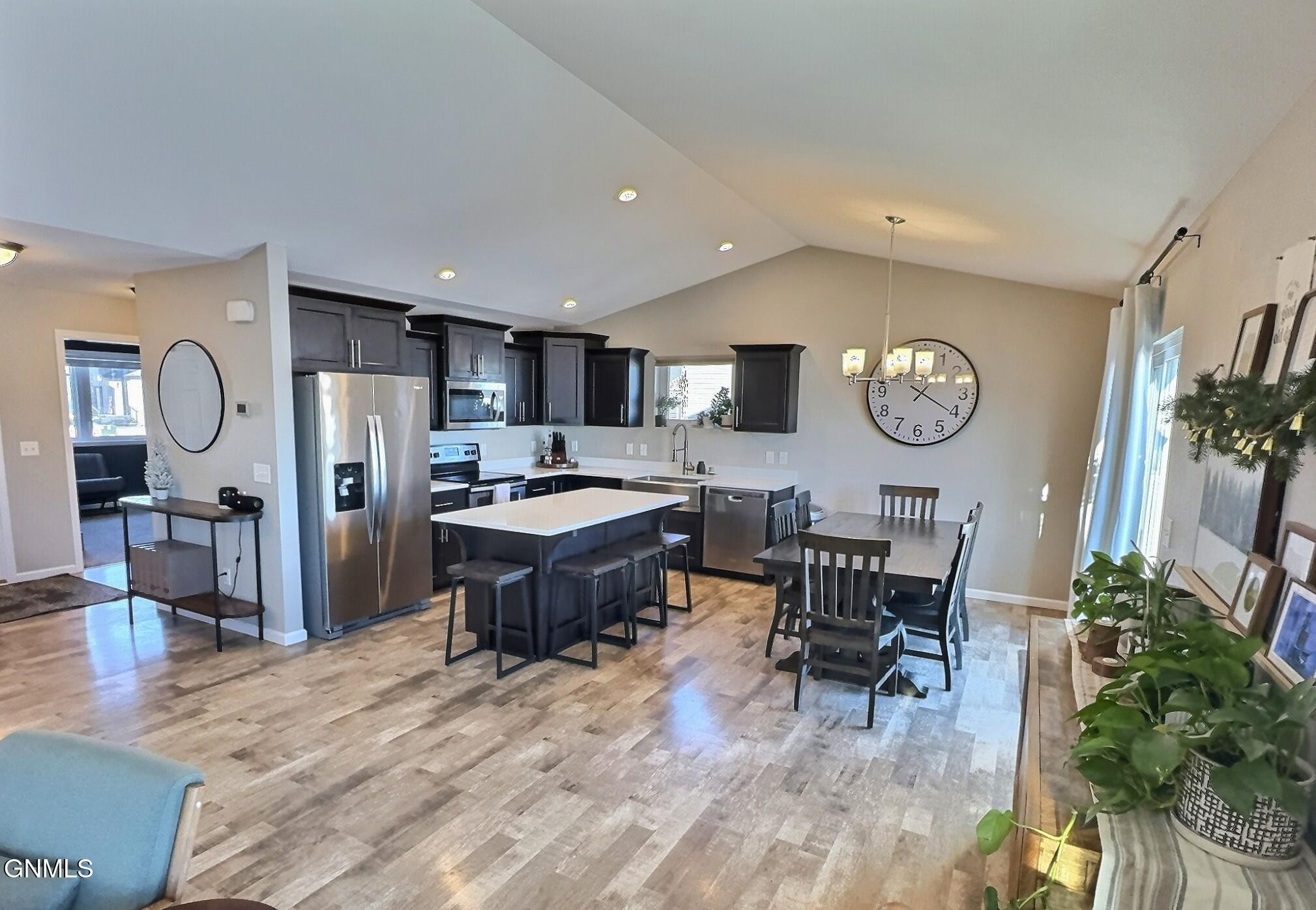 Mandan, North Dakota, 58554, United States, 4 Bedrooms Bedrooms, ,2 BathroomsBathrooms,Residential,For Sale,2006369