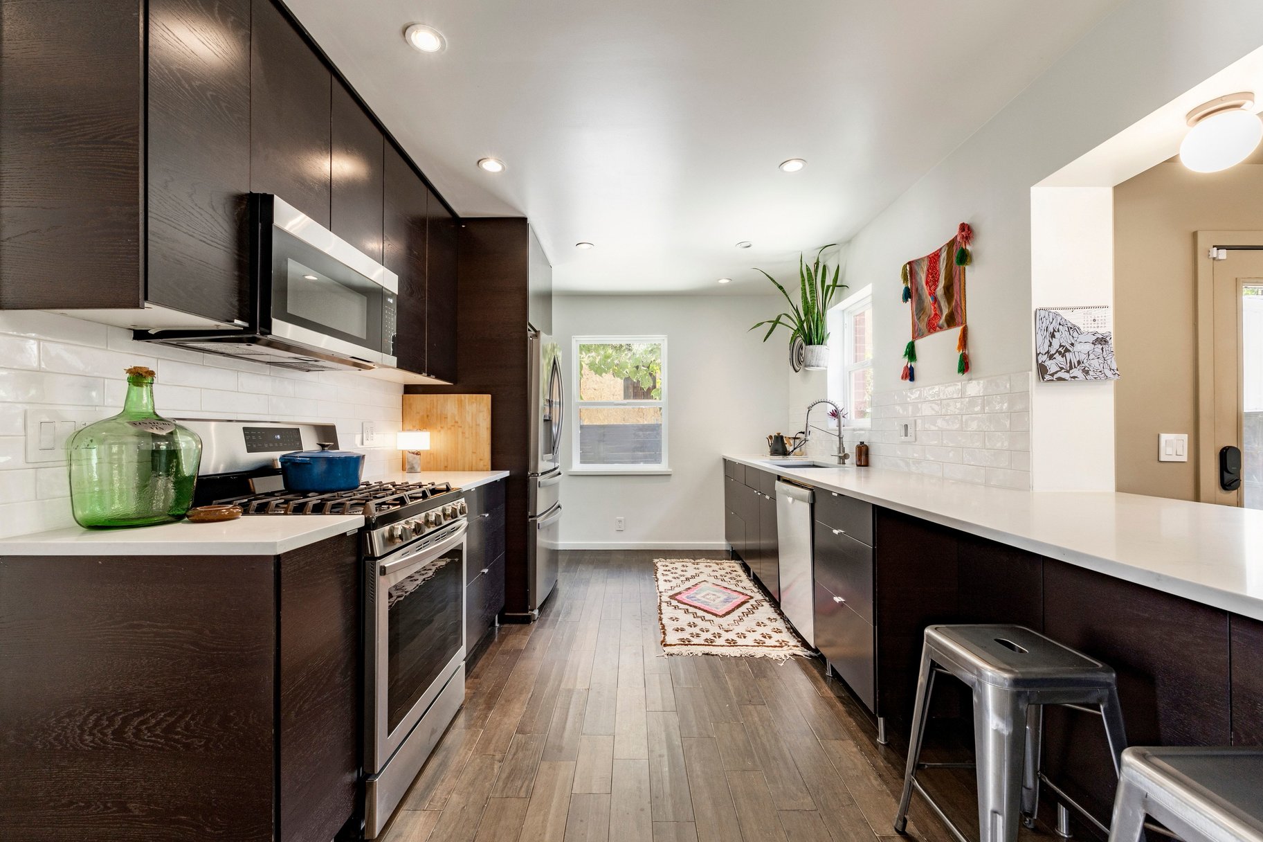  Spacious Millcreek Bungalow with Expansive Backyard & 2-Car Garage - 物件實景