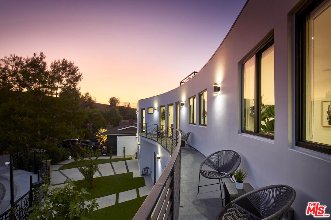 Culver City, California, 90230, United States, 4 Bedrooms Bedrooms, ,7 BathroomsBathrooms,Residential,For Sale,1804248