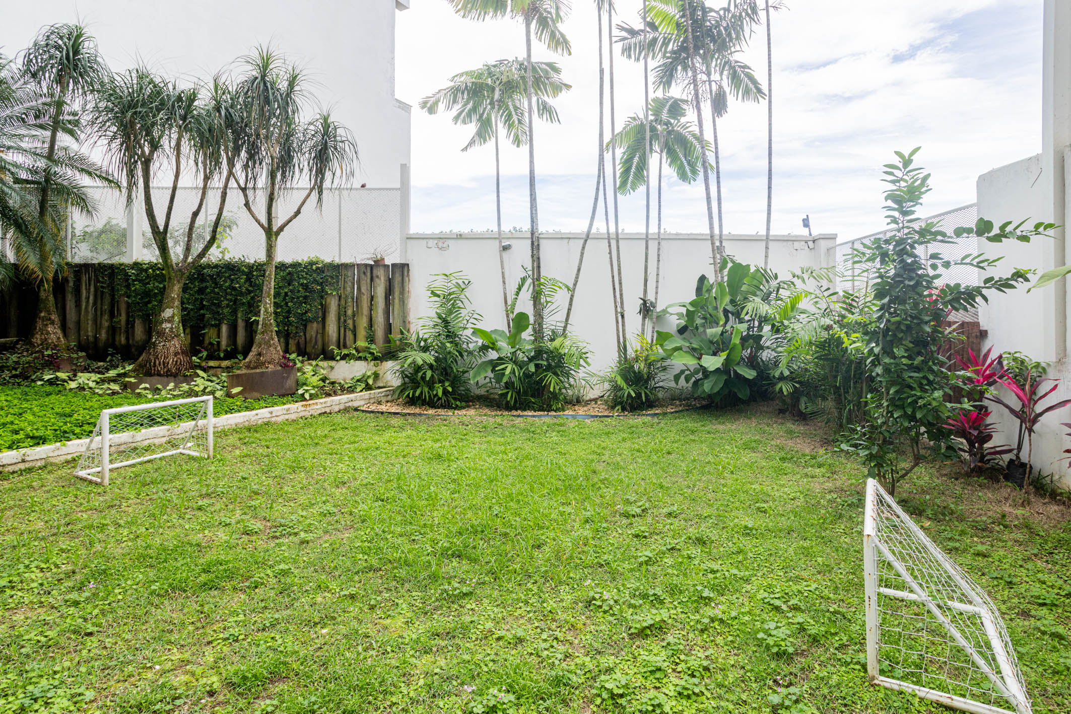  Modernist house with four suites and pool in Jardim Pernambuco - 物件實景