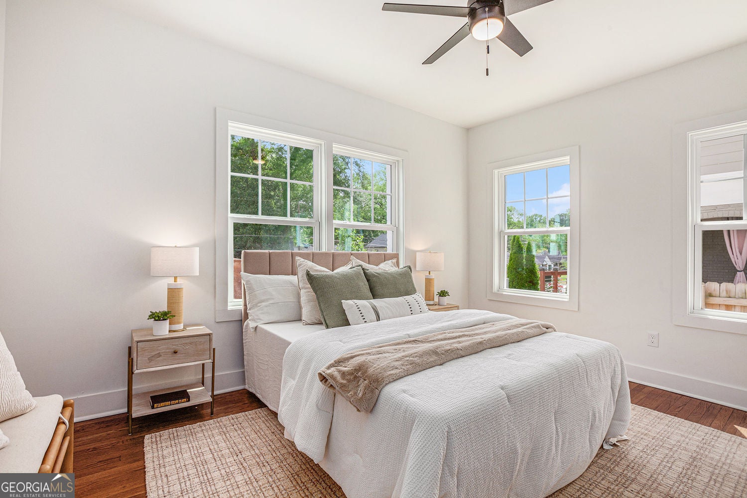 Atlanta, Georgia, 30310, United States, 4 Bedrooms Bedrooms, ,4 BathroomsBathrooms,Residential,For Sale,1893275