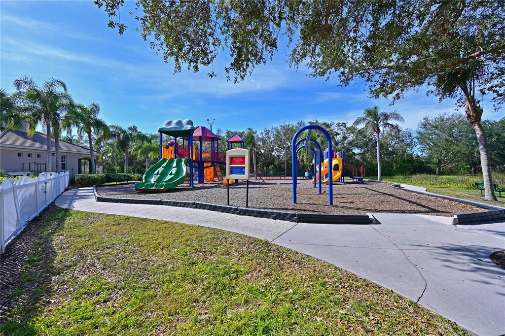 Bradenton, Florida, 34212, United States, 5 Bedrooms Bedrooms, ,3 BathroomsBathrooms,Residential,For Sale,1897819