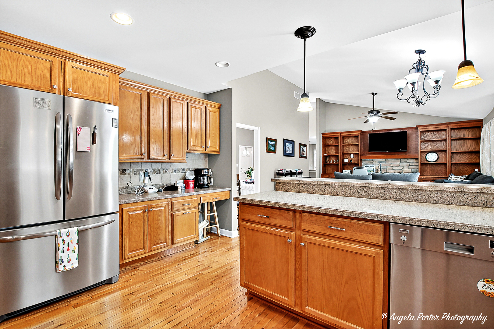 Mchenry, Illinois, 60051, United States, 4 Bedrooms Bedrooms, ,4 BathroomsBathrooms,Residential,For Sale,1916505