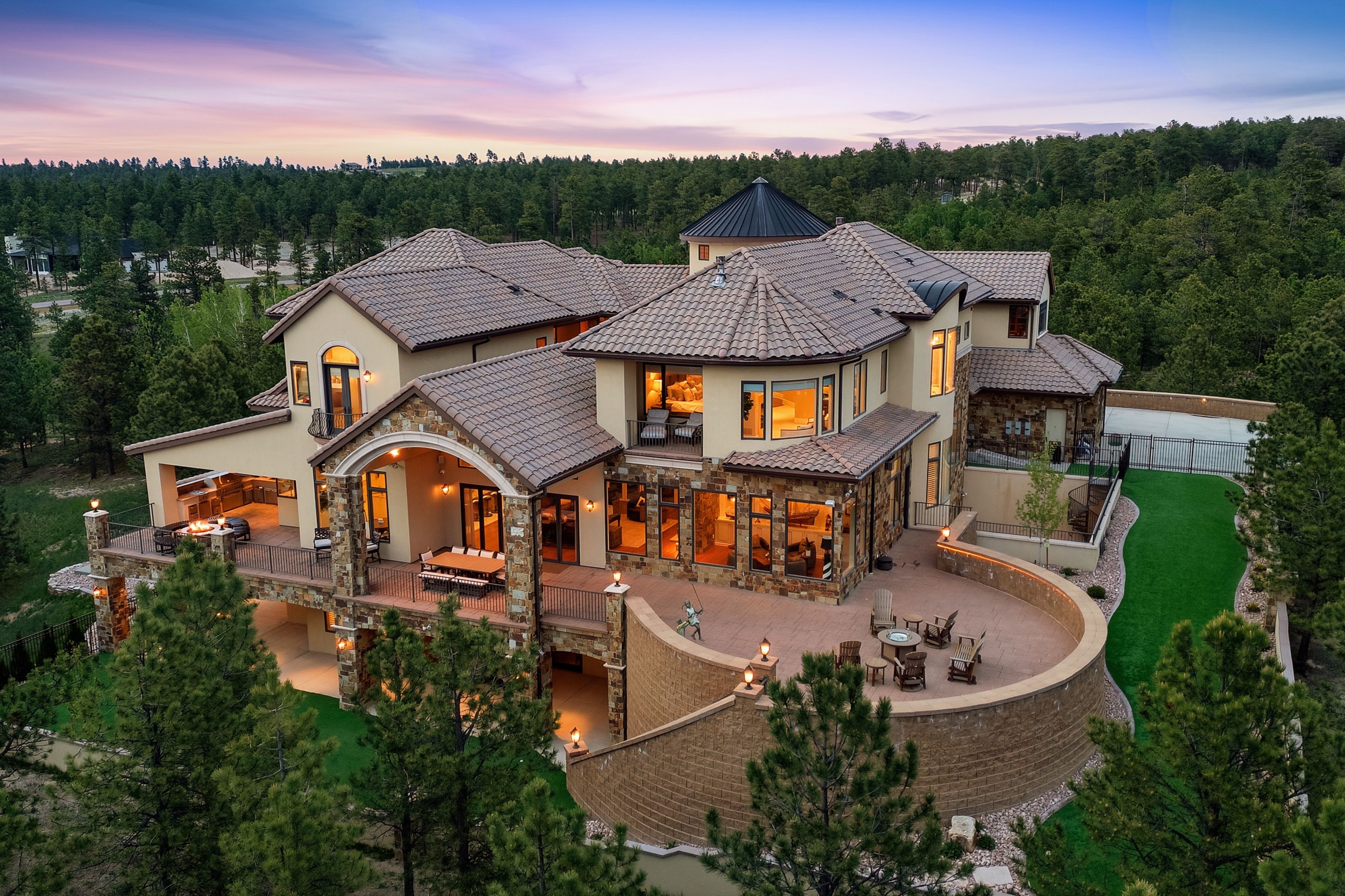  Extraordinary legacy estate on 2.59 private acres in Cathedral Pines - 物件實景