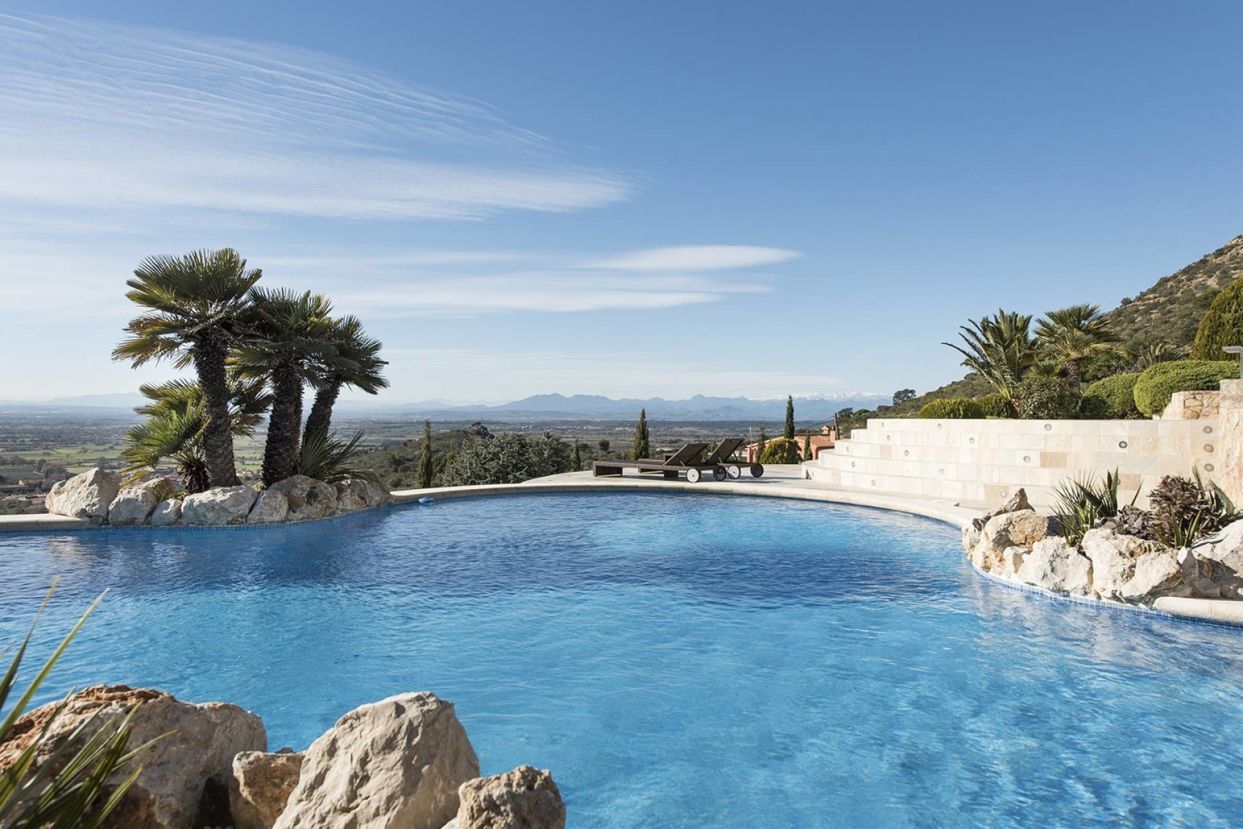 Magnificent villa in Els Olivars / Pau 
