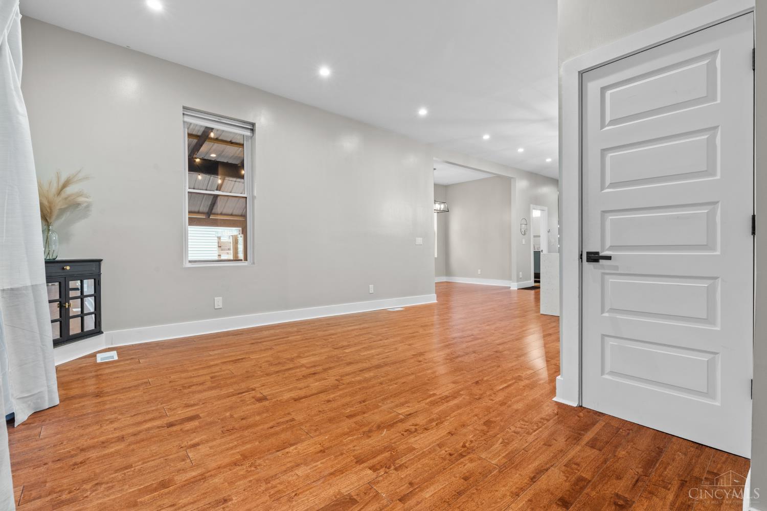 Cincinnati, Ohio, 45206, United States, 3 Bedrooms Bedrooms, ,3 BathroomsBathrooms,Residential,For Sale,1997229