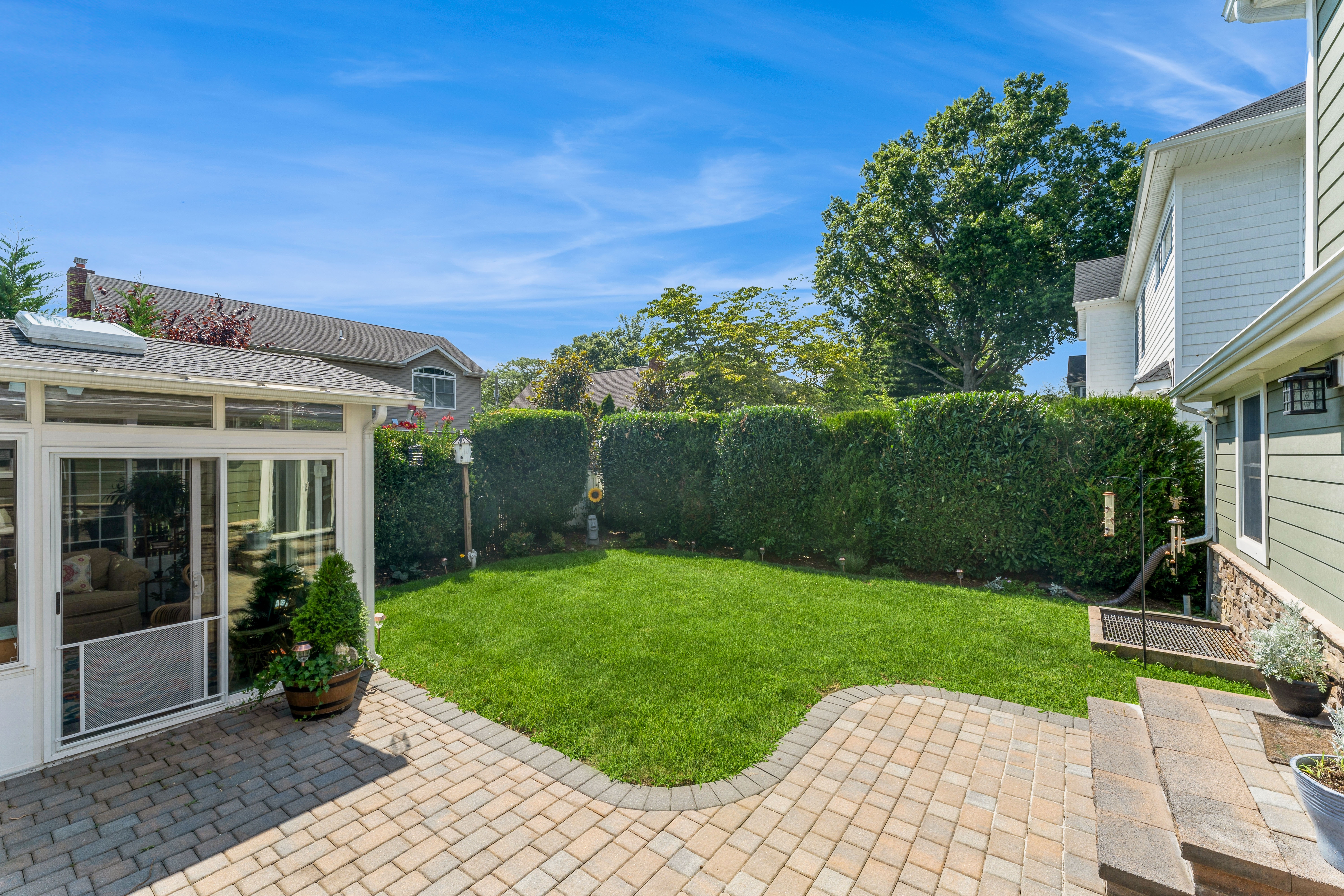 Floral Park, New York, 11001, United States, 4 Bedrooms Bedrooms, ,3 BathroomsBathrooms,Residential,For Sale,1905597