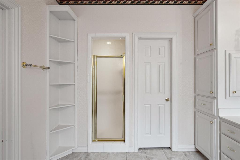 Denton, Texas, 76205, United States, 4 Bedrooms Bedrooms, ,4 BathroomsBathrooms,Residential,For Sale,1915796
