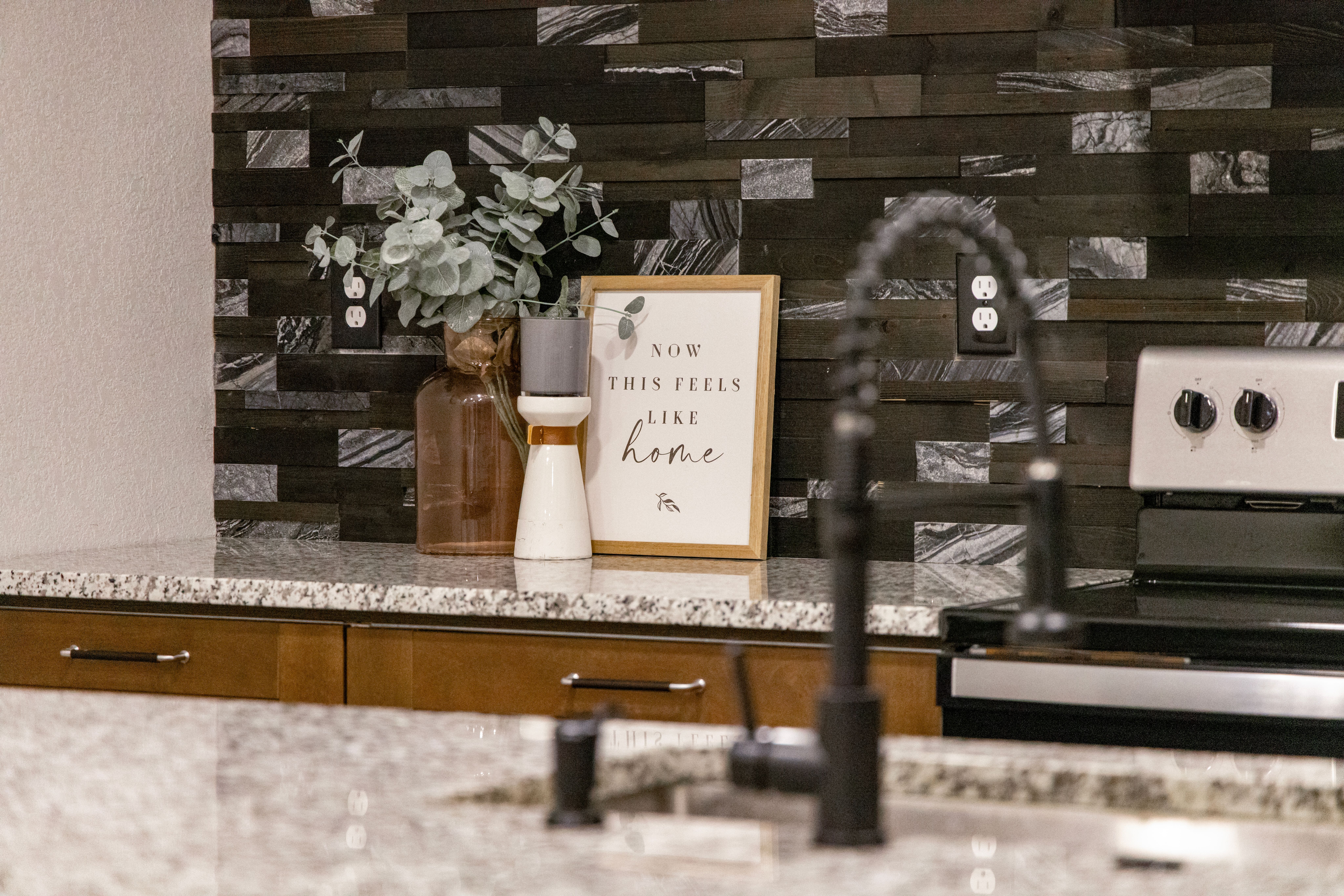  Beautifully Renovated Ranch Home for Multigeneration Living with Two Kitchens - 物件實景