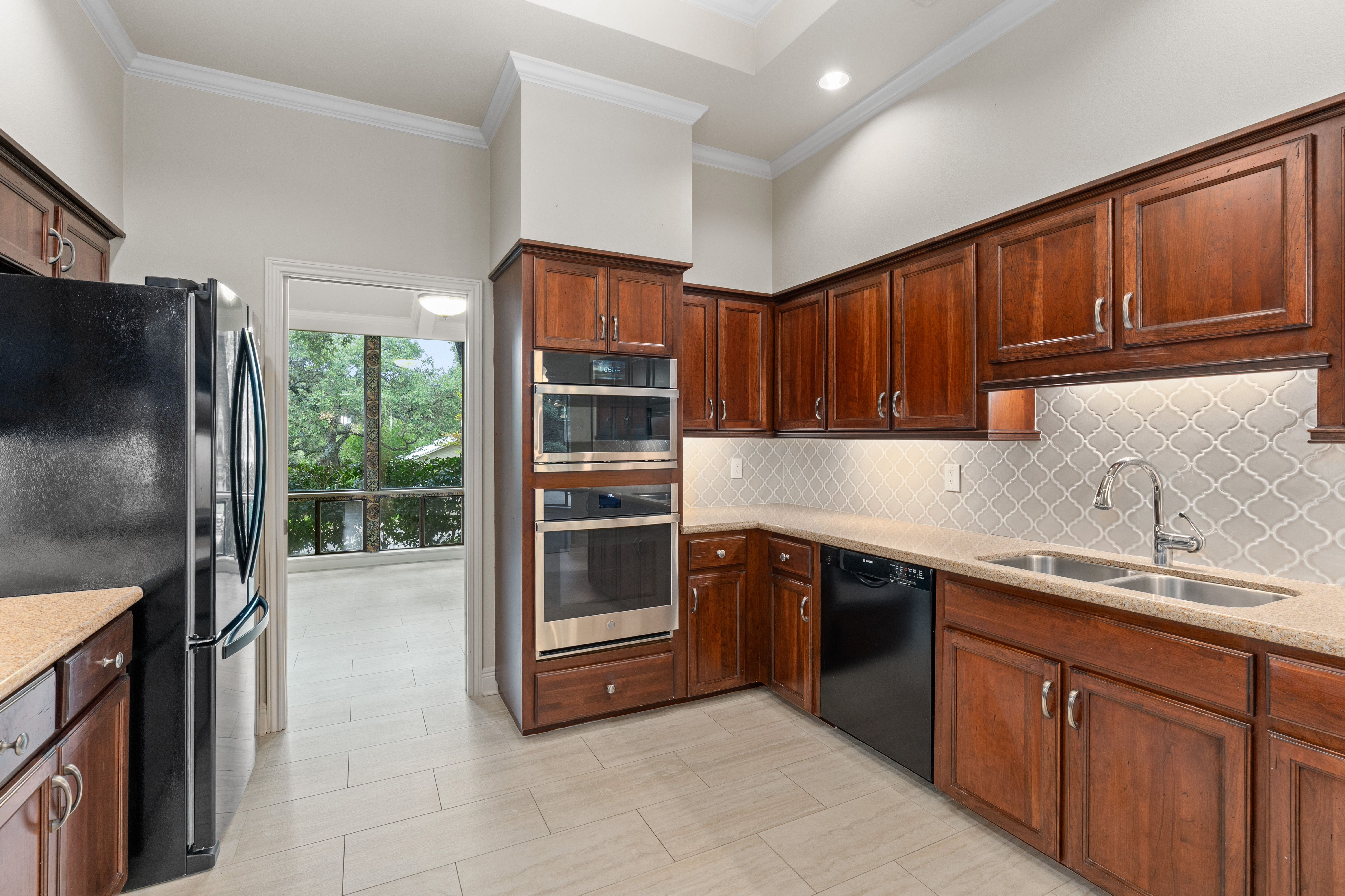  Pristine Architectural Gem in Coveted Hunters Creek - 物件實景