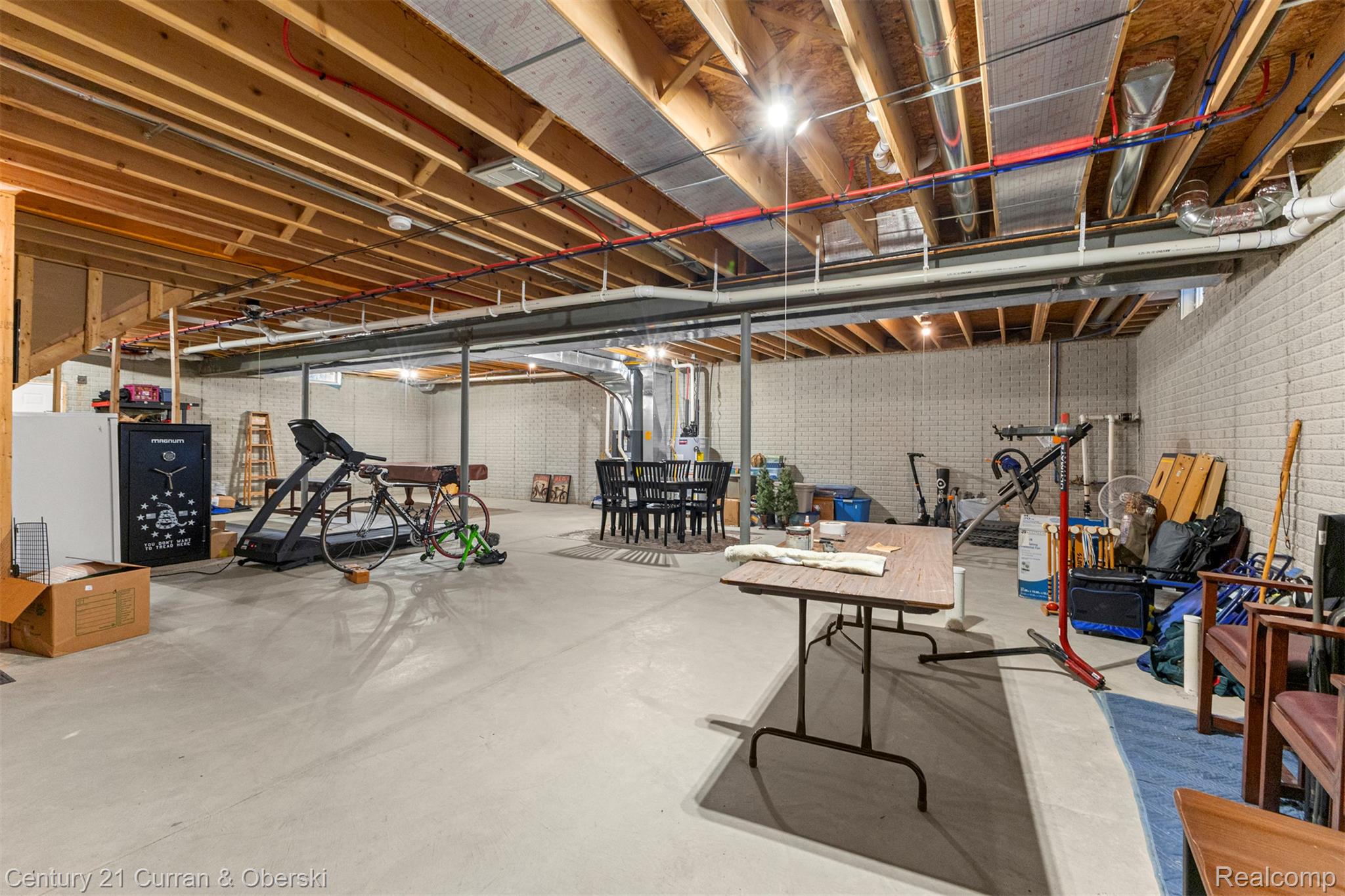 Monroe, Michigan, 48161, United States, 4 Bedrooms Bedrooms, ,3 BathroomsBathrooms,Residential,For Sale,1995376