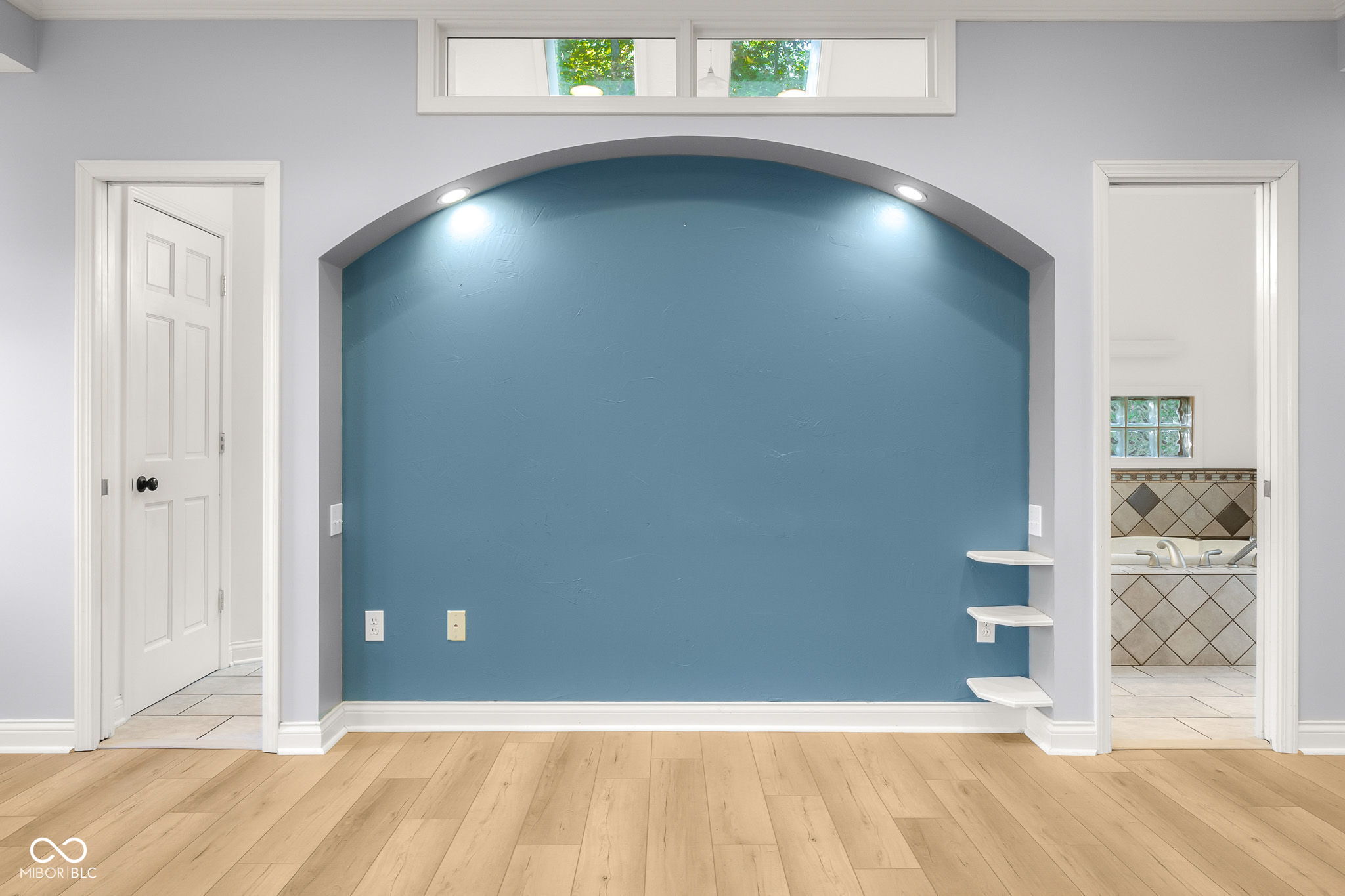 Columbus, Indiana, 47201, United States, 5 Bedrooms Bedrooms, ,6 BathroomsBathrooms,Residential,For Sale,1982008