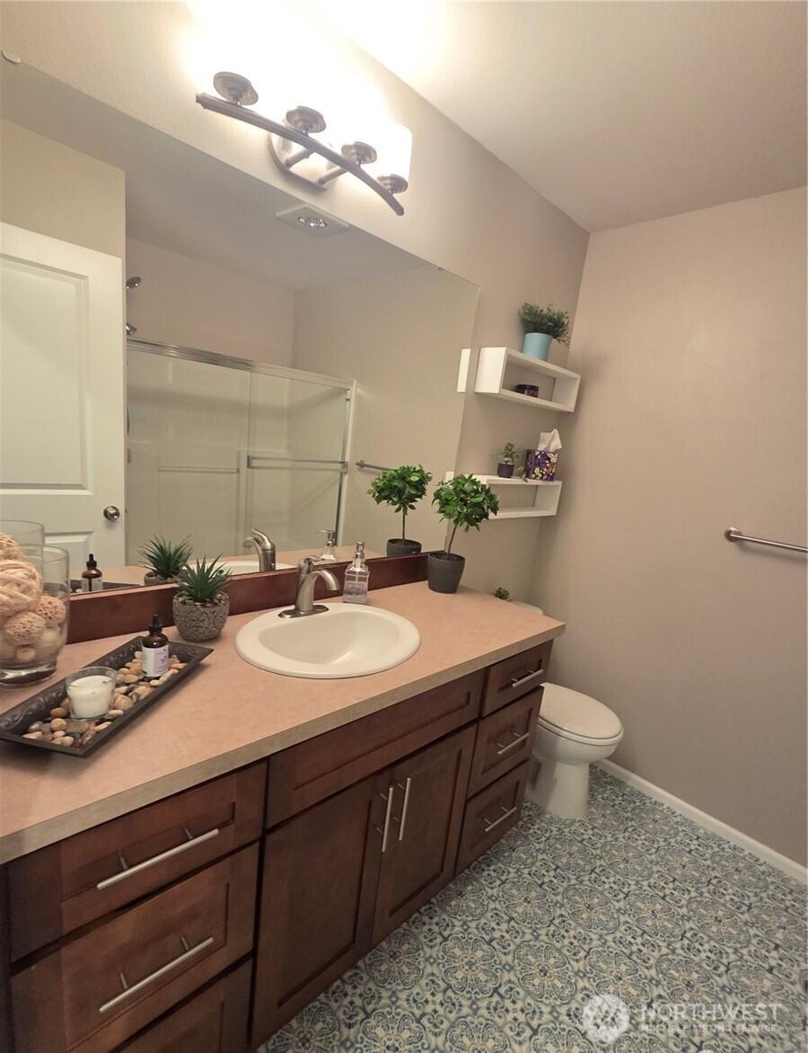 EVERETT, Washington, 98208, United States, 2 Bedrooms Bedrooms, ,3 BathroomsBathrooms,Residential,For Sale,1948588