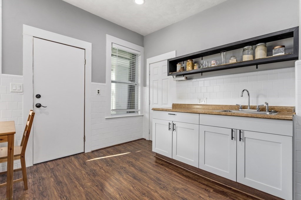 Revere, Massachusetts, 02151, United States, 4 Bedrooms Bedrooms, ,2 BathroomsBathrooms,Residential,For Sale,1878576