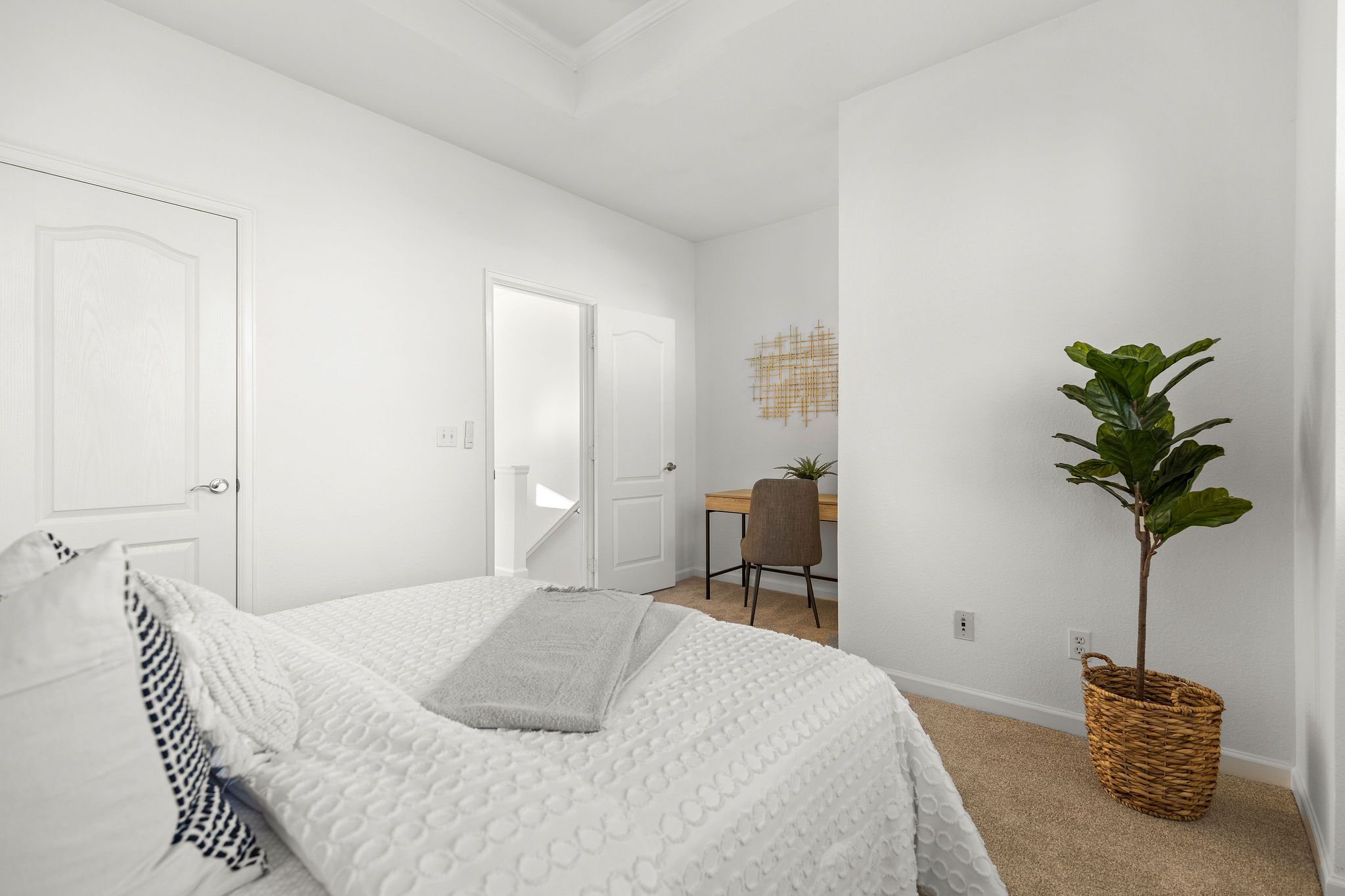  Welcome to this bright and inviting townhome - 物件實景