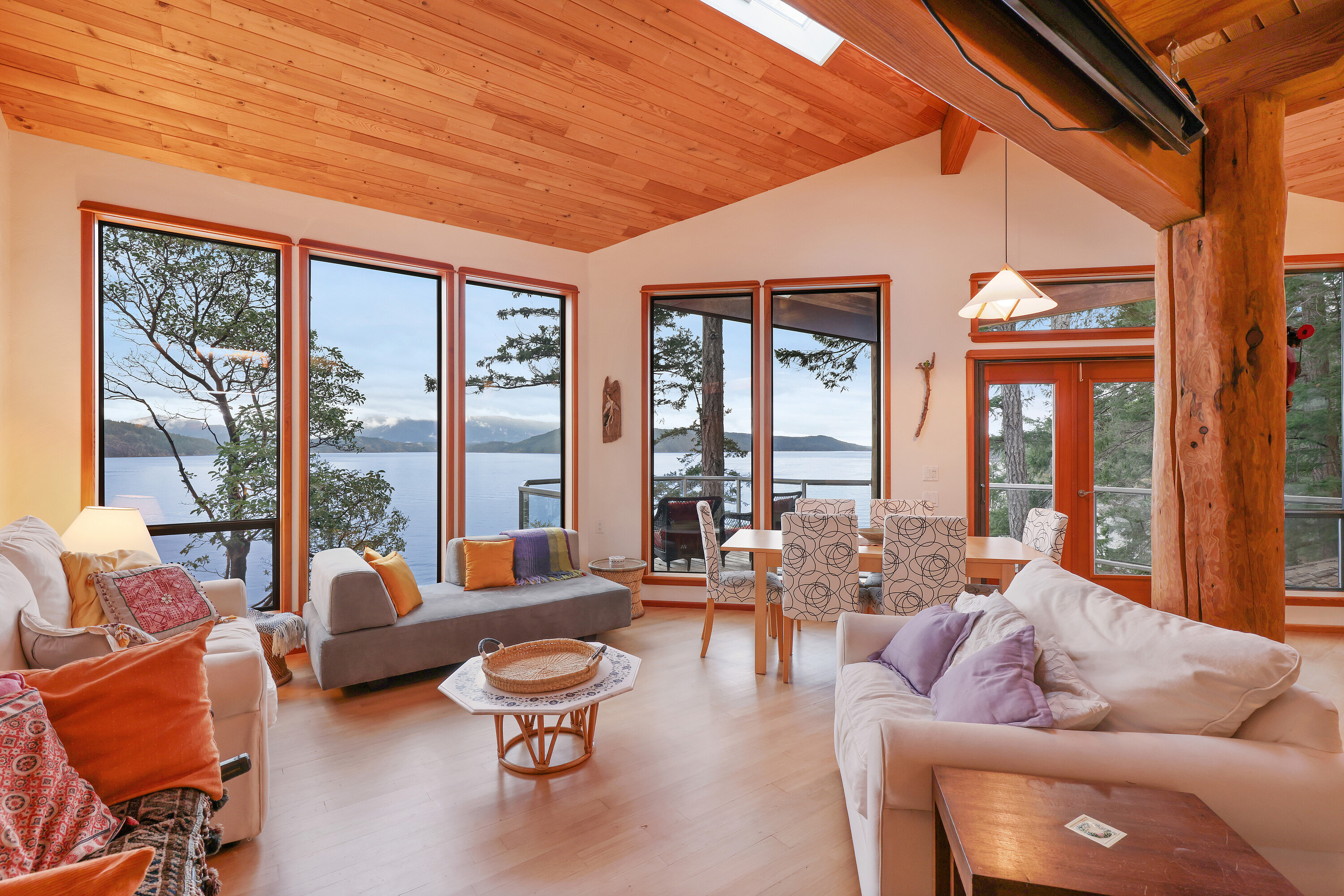  Private Lake Property - 物件實景