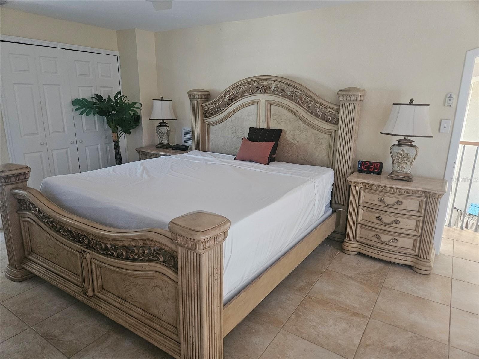 CAPE CORAL, Florida, 33914, United States, 4 Bedrooms Bedrooms, ,4 BathroomsBathrooms,Residential,For Sale,1981133