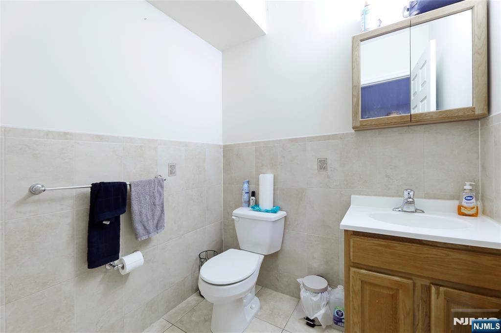 Harrison, New Jersey, 07029, United States, 5 Bedrooms Bedrooms, ,5 BathroomsBathrooms,Residential,For Sale,1985698