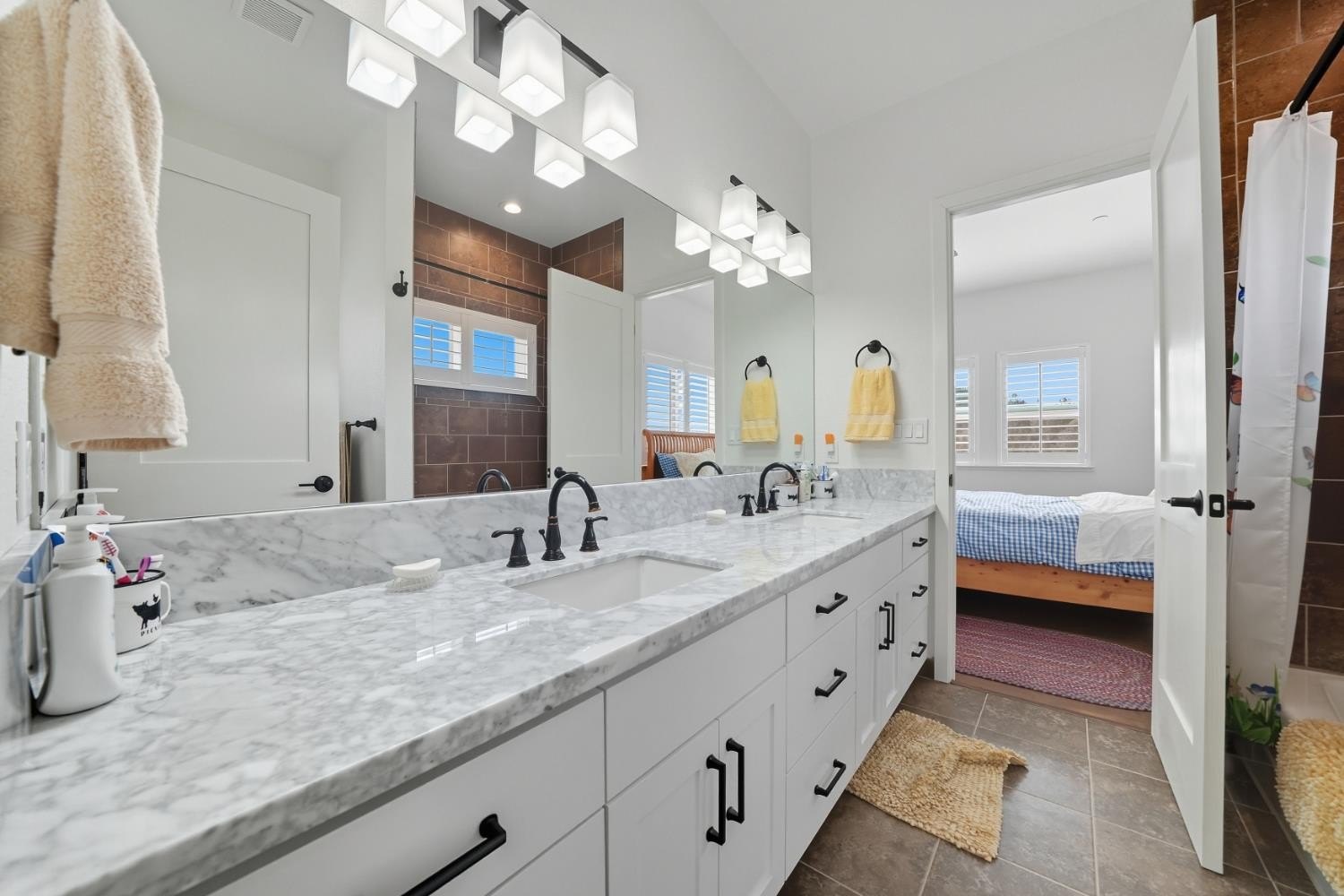 Mountain Ranch, California, 95246, United States, 4 Bedrooms Bedrooms, ,3 BathroomsBathrooms,Residential,For Sale,1976559