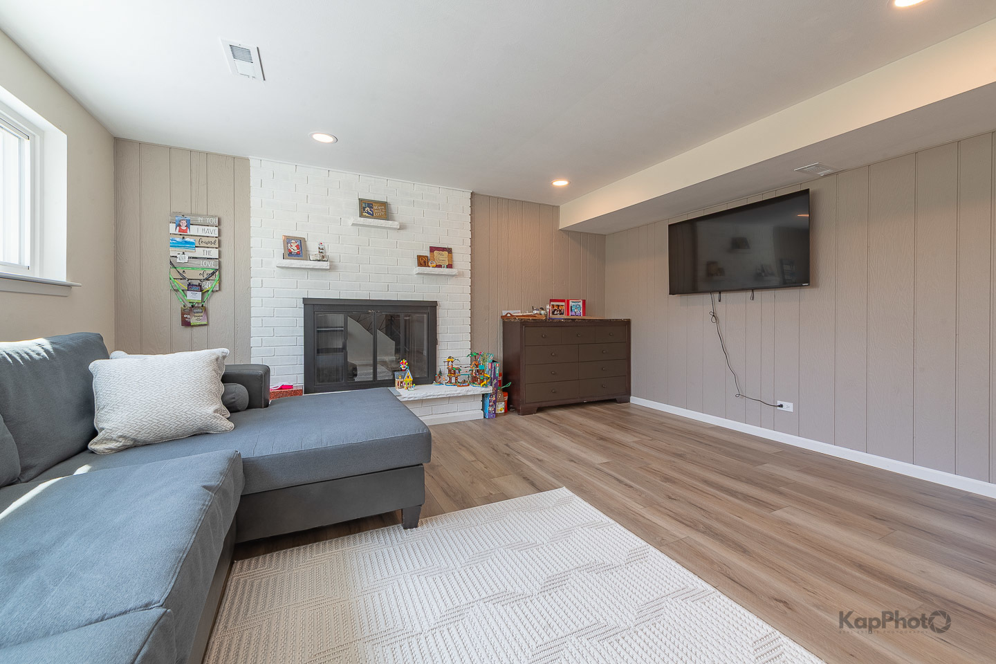 Schaumburg, Illinois, 60193, United States, 4 Bedrooms Bedrooms, ,3 BathroomsBathrooms,Residential,For Sale,1983242