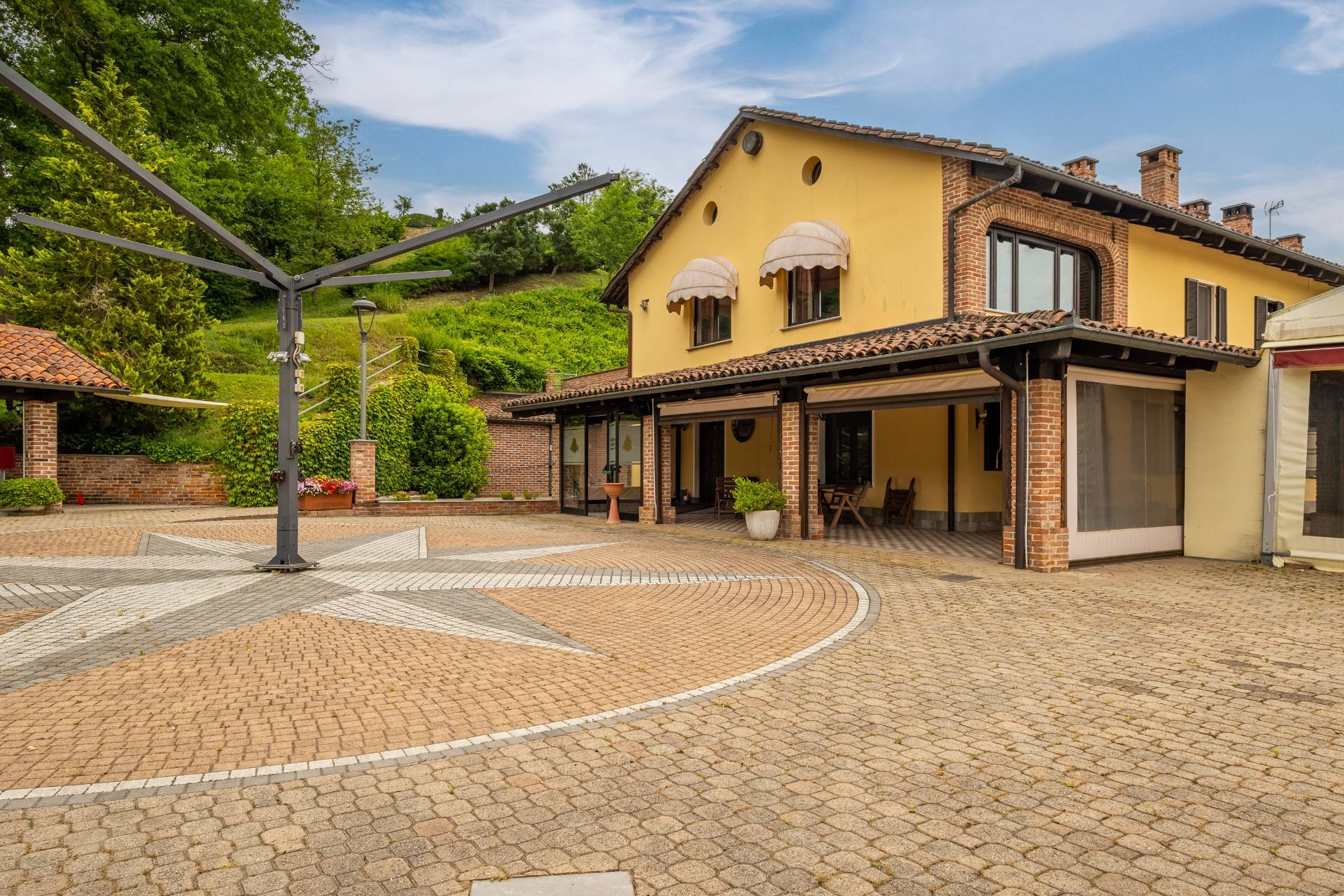 Maretto, Asti, 14018, IT, 3 Bedrooms Bedrooms, ,6 BathroomsBathrooms,Residential,For Sale,1849970