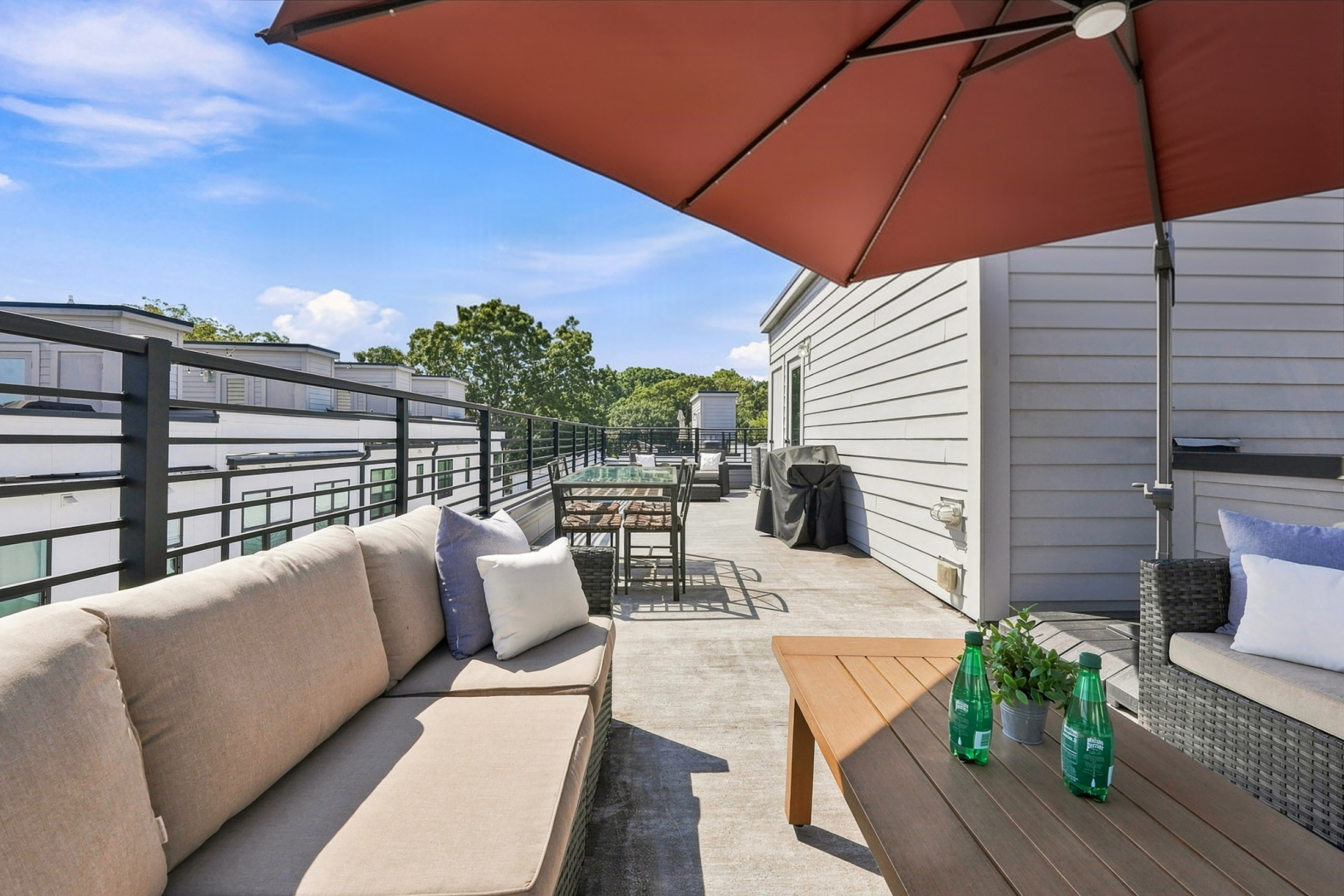  Modern End Unit Townhome with Expansive Rooftop Terrace - 物件實景
