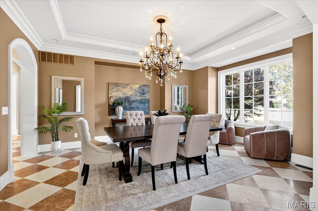 Town and Country, Missouri, 63141, United States, 6 Bedrooms Bedrooms, ,7 BathroomsBathrooms,Residential,For Sale,1992956