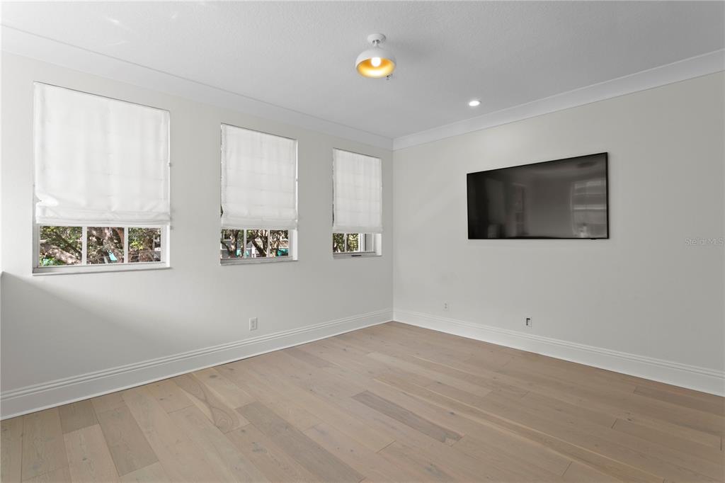 Tampa, Florida, 33602, United States, 3 Bedrooms Bedrooms, ,3 BathroomsBathrooms,Residential,For Sale,1902544