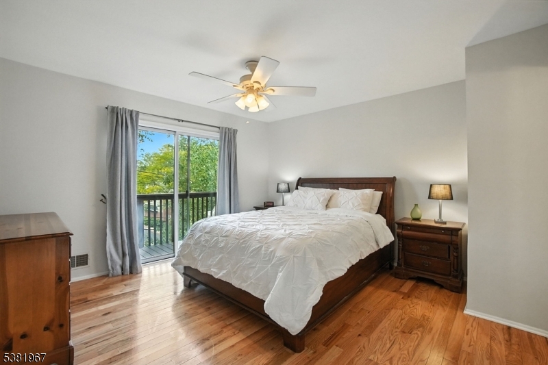 Berkeley Heights Twp., New Jersey, 07922, United States, 2 Bedrooms Bedrooms, ,3 BathroomsBathrooms,Residential,For Sale,1939510