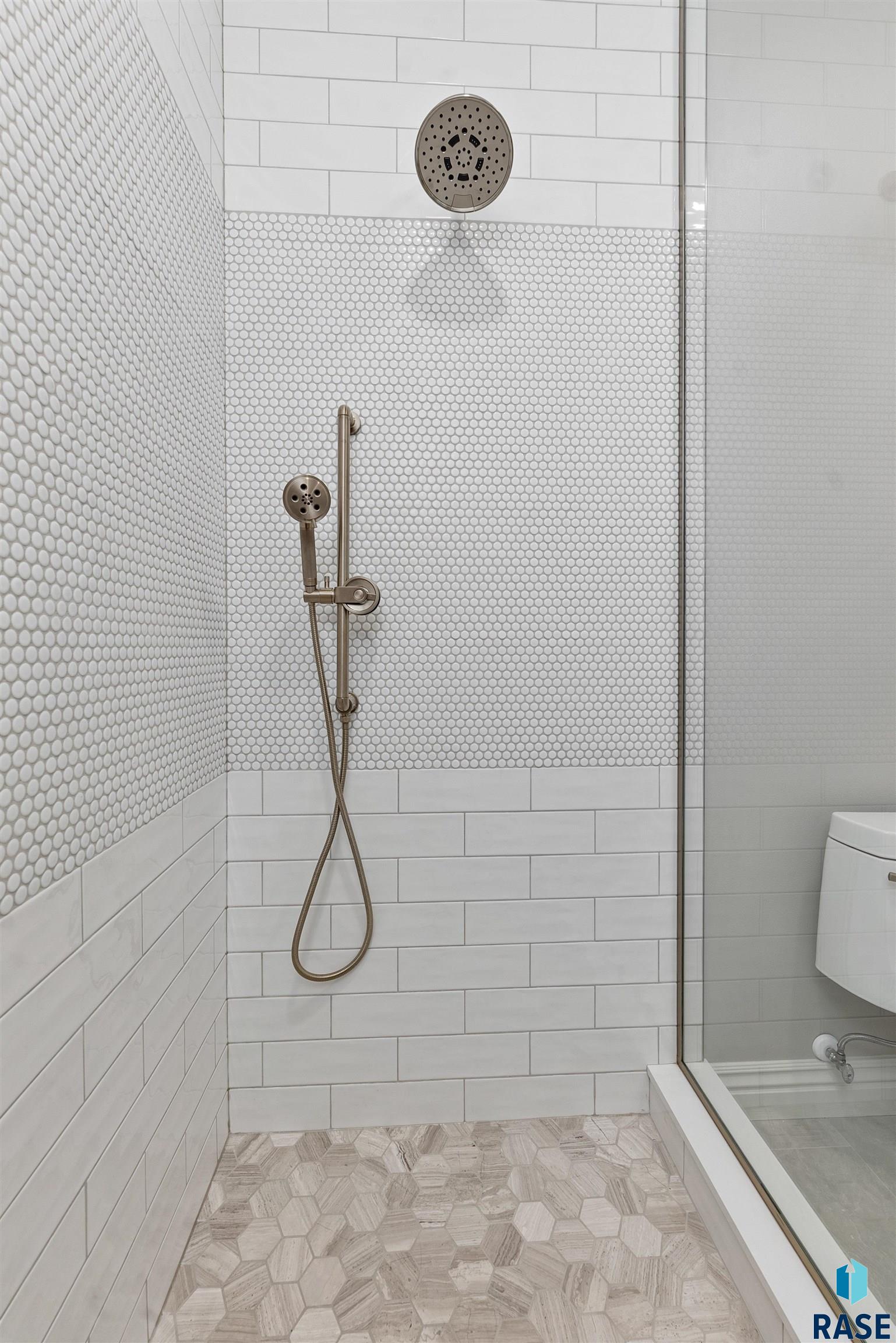 Sioux Falls, South Dakota, 57106, United States, ,Residential,For Sale,1986219