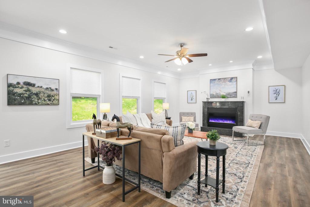 Fredericksburg, Virginia, 22408, United States, 4 Bedrooms Bedrooms, ,4 BathroomsBathrooms,Residential,For Sale,1737760