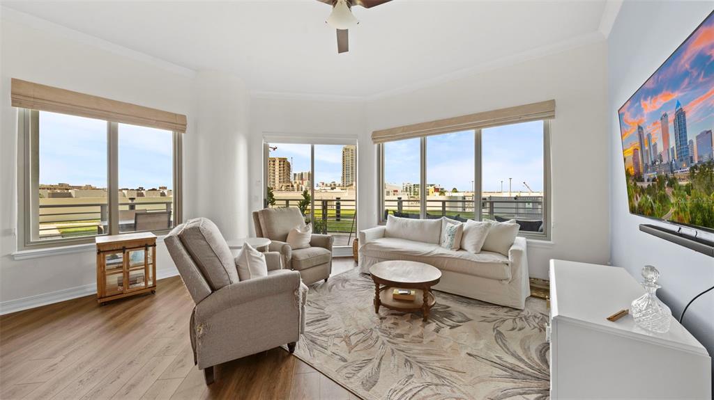 Tampa, Florida, 33602, United States, 2 Bedrooms Bedrooms, ,2 BathroomsBathrooms,Residential,For Sale,1976290