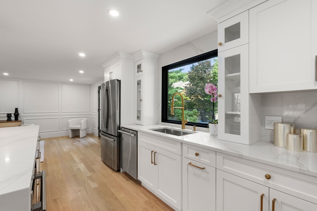 Hopkinton, Massachusetts, 01748, United States, 5 Bedrooms Bedrooms, ,4 BathroomsBathrooms,Residential,For Sale,1947956
