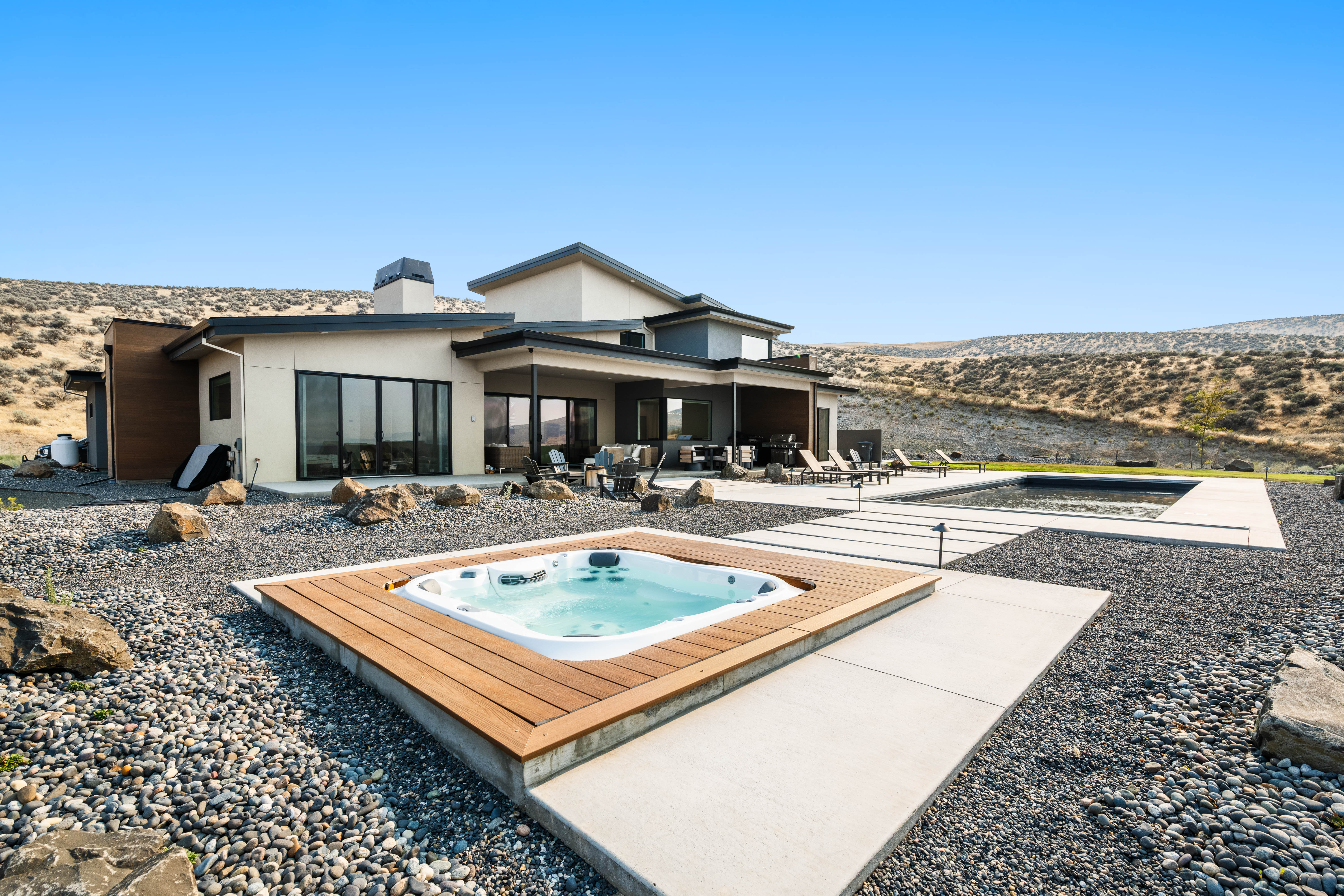  Custom Luxury, Pool, Sweeping Views, 5 Acres - 物件實景