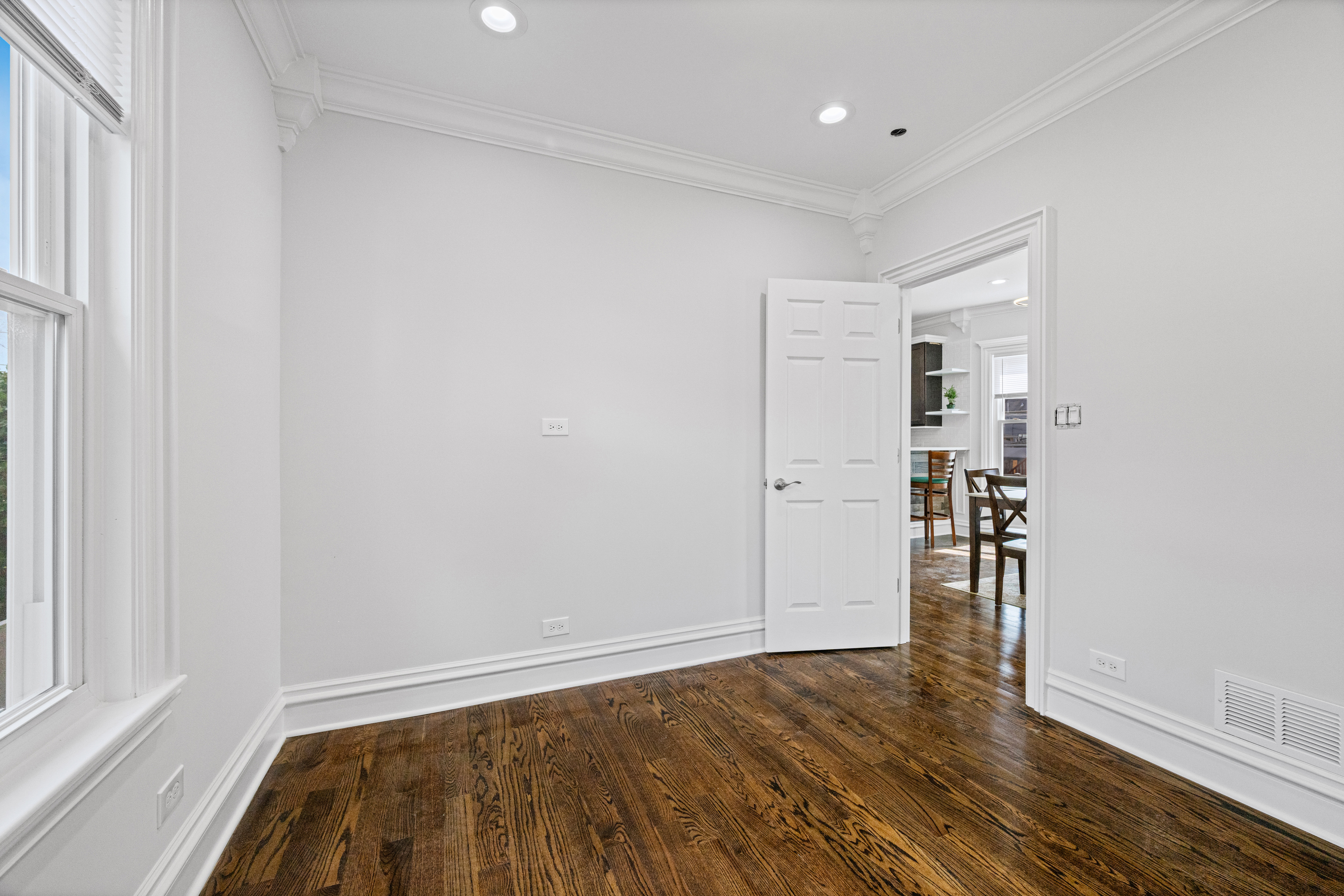  This Newly Rehabbed House has Been Completely Re-Done Top to Bottom - 物件實景
