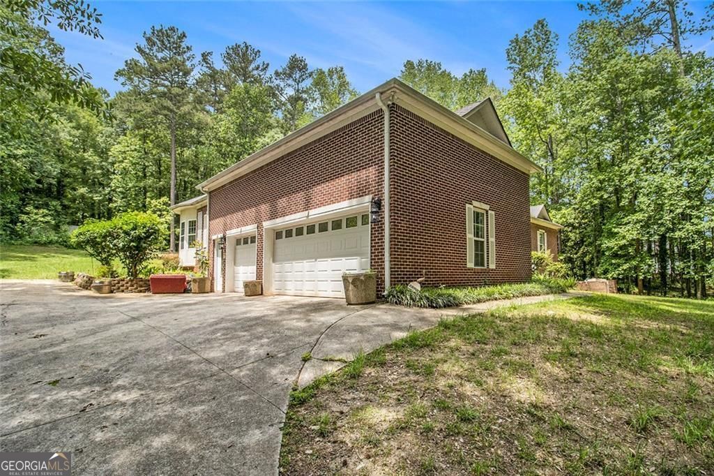 Atlanta, Georgia, 30331, United States, 5 Bedrooms Bedrooms, ,4 BathroomsBathrooms,Residential,For Sale,1908174