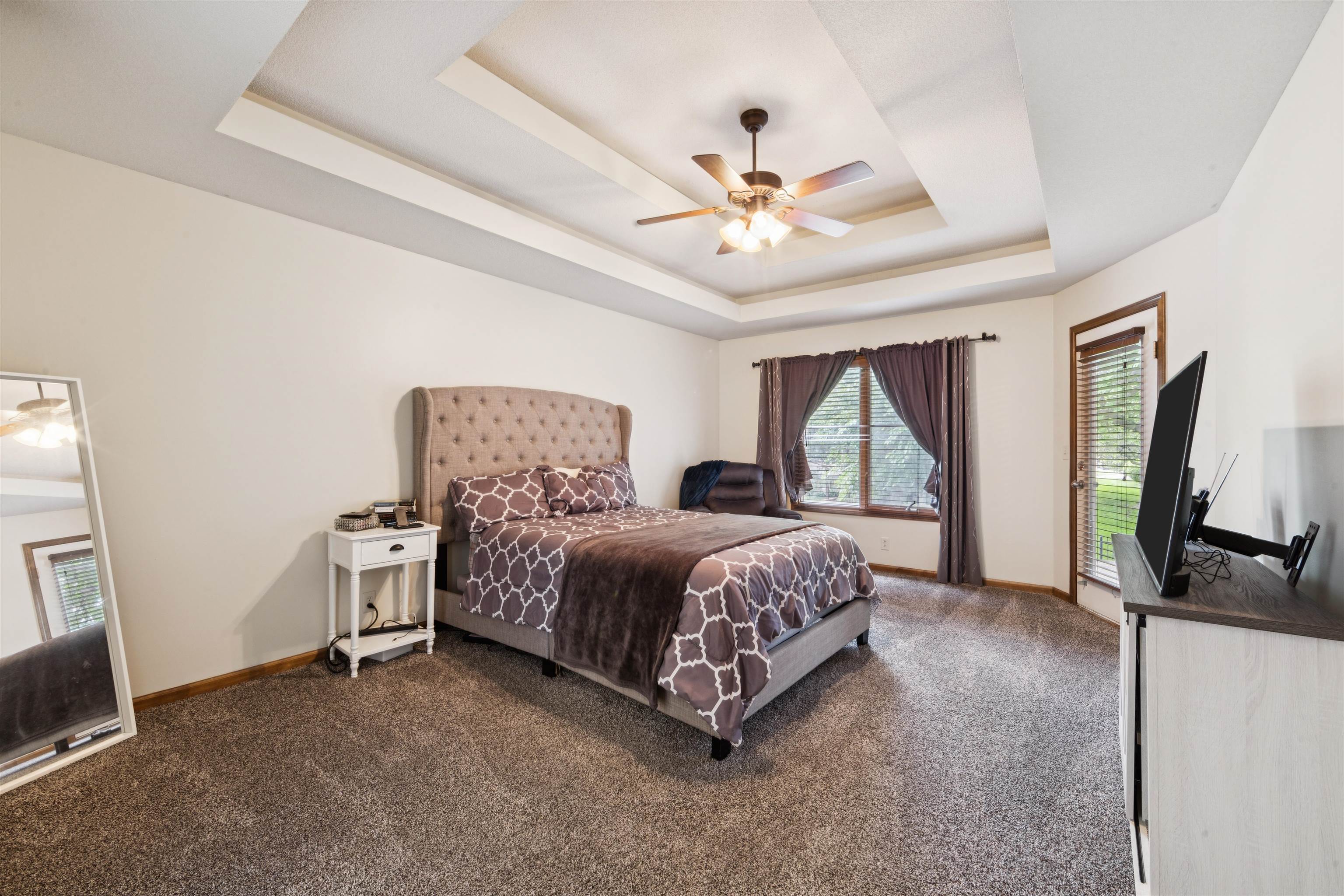 Wichita, Kansas, 67205, United States, 5 Bedrooms Bedrooms, ,3 BathroomsBathrooms,Residential,For Sale,1847235