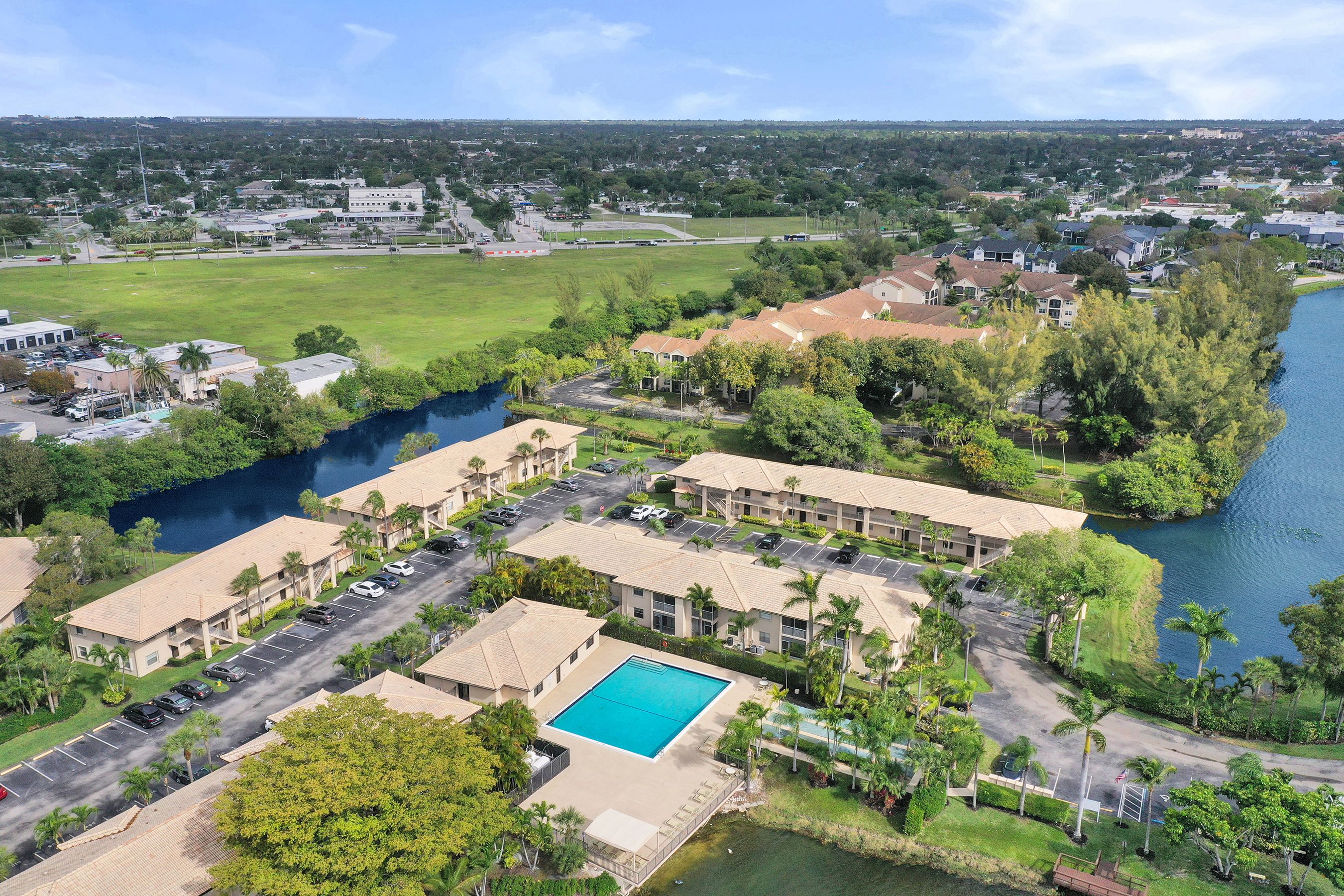  5531 Lakeside Drive, Margate, FL, 33063 - 物件實景