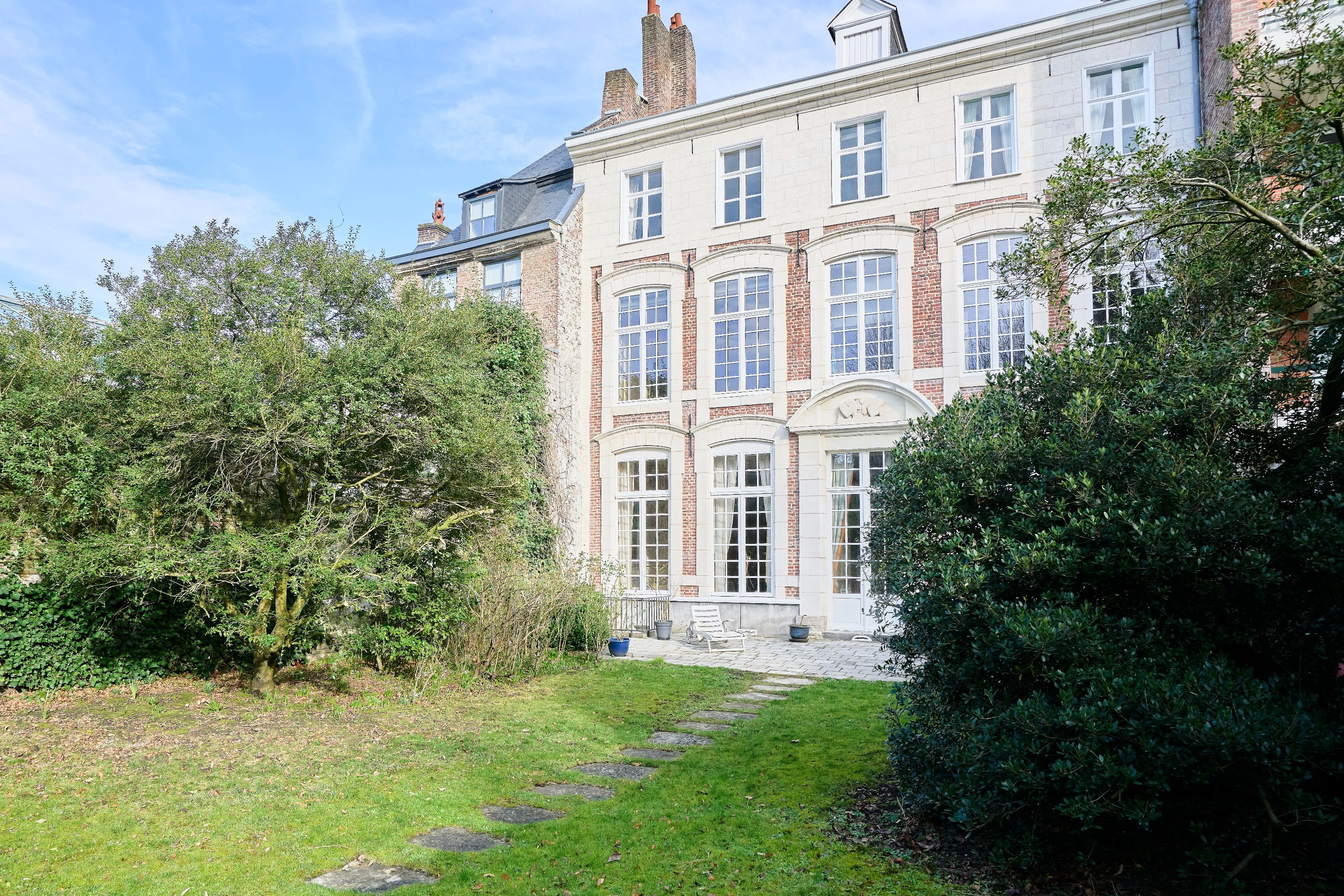  Lille , Vieux Lille , stunning House for sale , 590 sq .7 bedrooms , 721 sq .m … - 物件實景