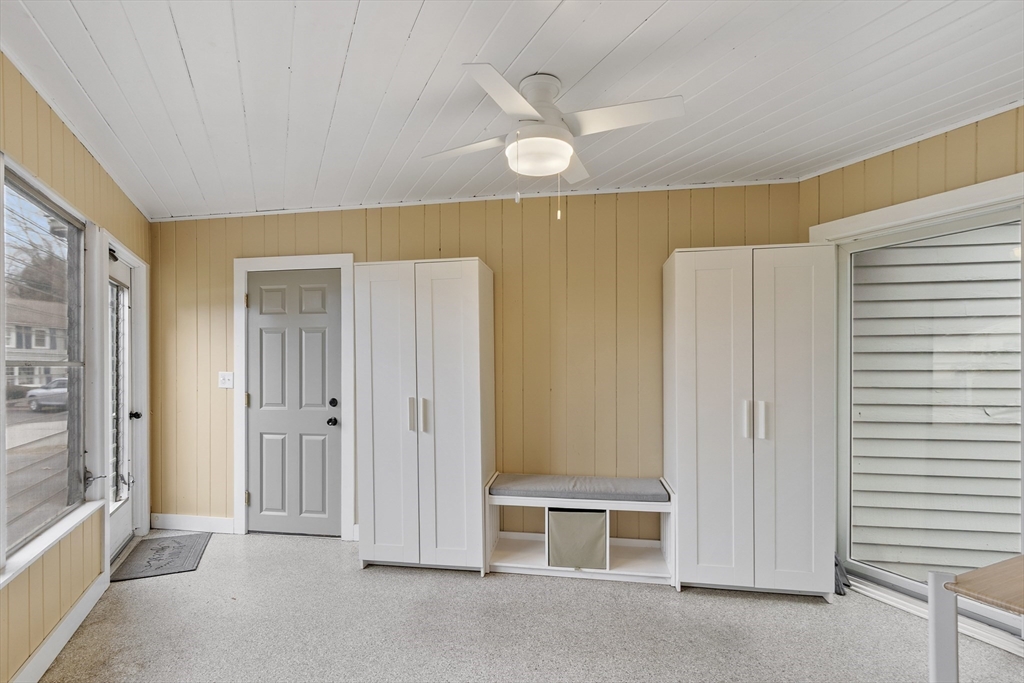 Hamilton, Massachusetts, 01982, United States, 4 Bedrooms Bedrooms, ,2 BathroomsBathrooms,Residential,For Sale,1989221