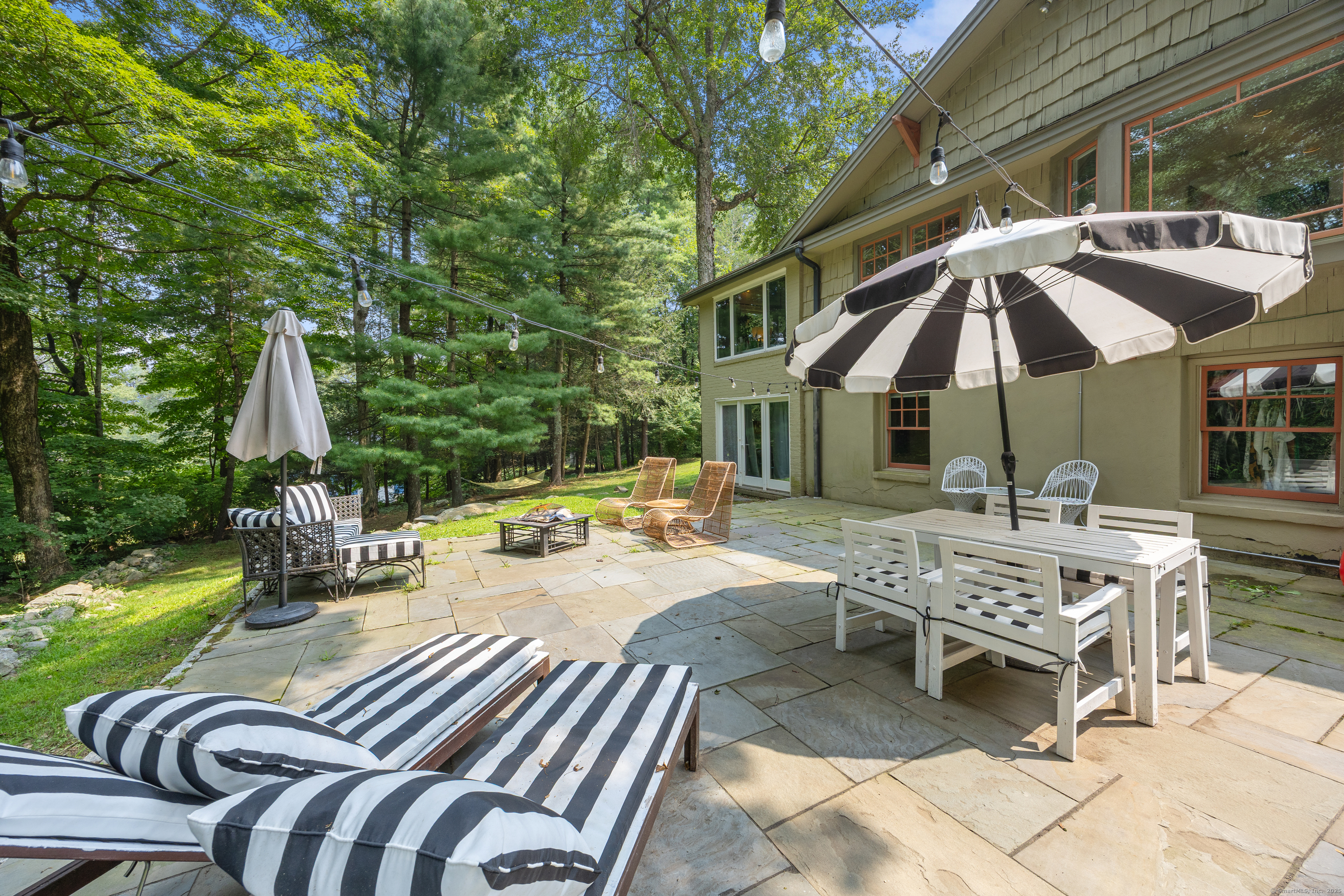 Woodbridge, Connecticut, 06525, United States, 3 Bedrooms Bedrooms, ,4 BathroomsBathrooms,Residential,For Sale,1912137