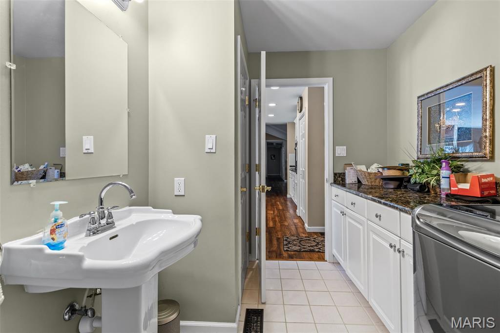 Farmington, Missouri, 63640, United States, 3 Bedrooms Bedrooms, ,3 BathroomsBathrooms,Residential,For Sale,1942281