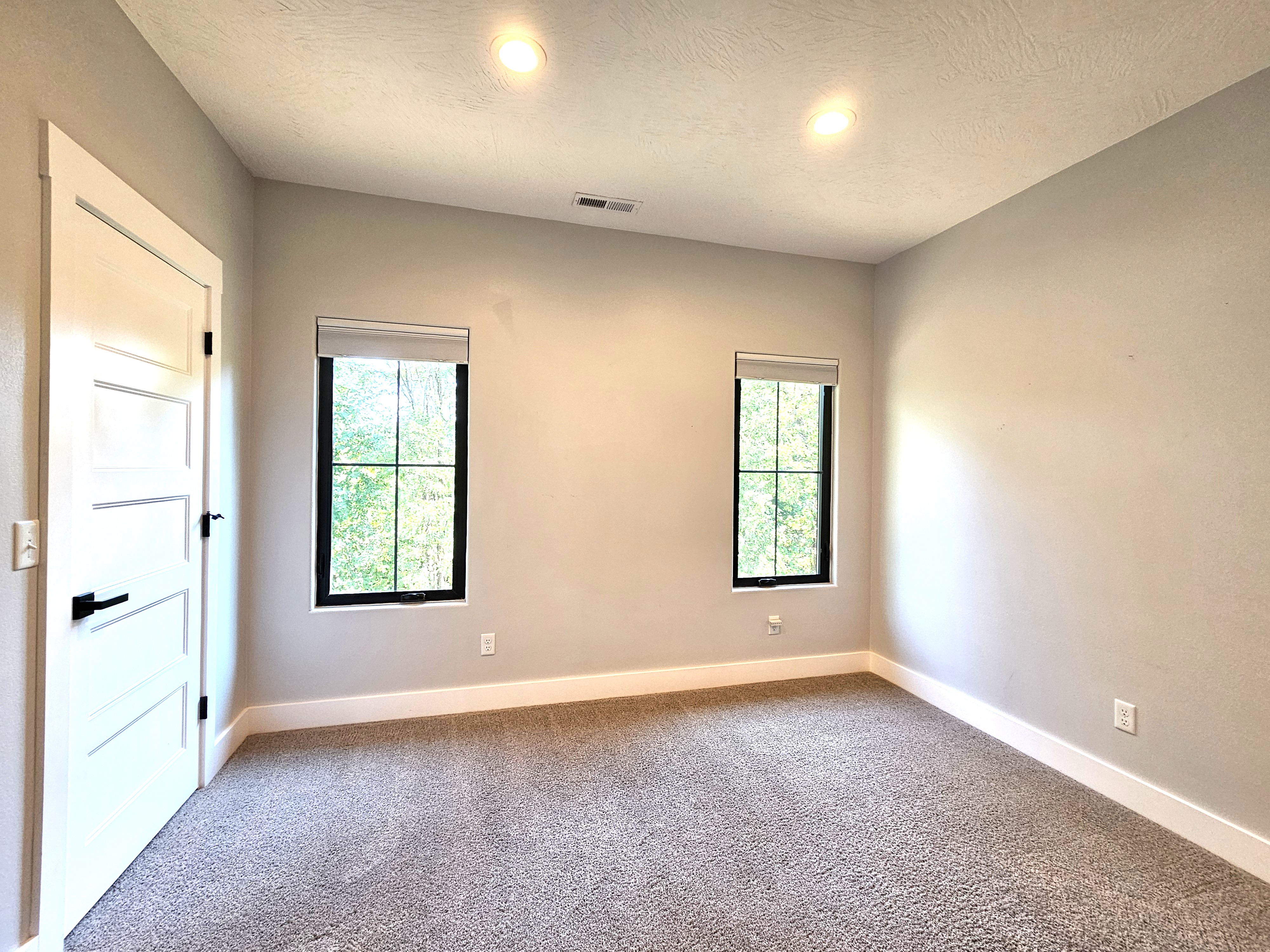 SPRINGFIELD, Missouri, 65804, United States, 4 Bedrooms Bedrooms, ,4 BathroomsBathrooms,Residential,For Sale,1996433