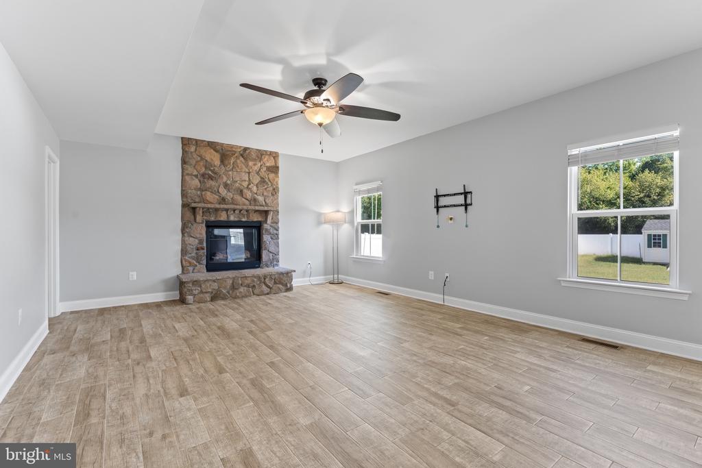 Fredericksburg, Virginia, 22408, United States, 4 Bedrooms Bedrooms, ,4 BathroomsBathrooms,Residential,For Sale,1932682