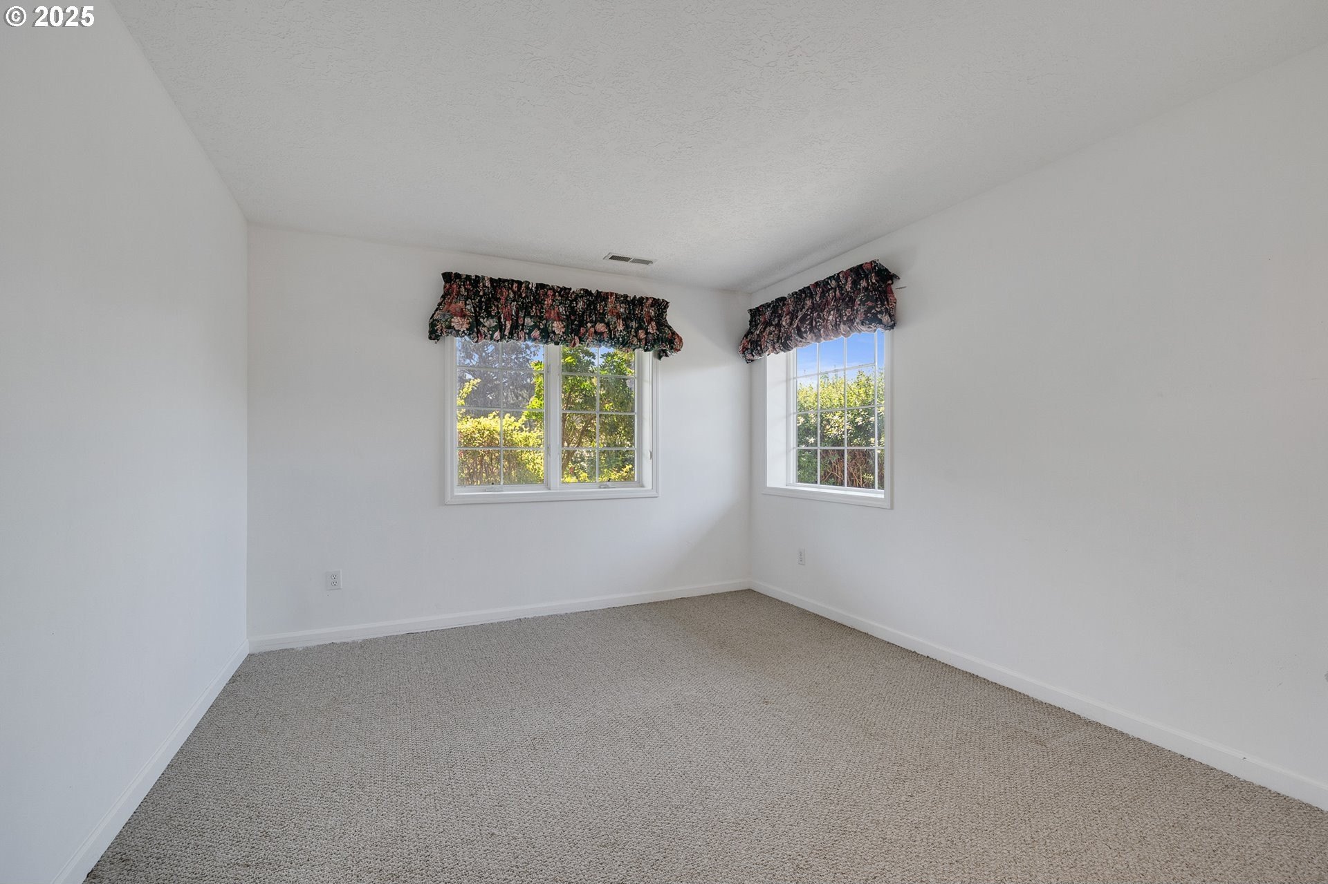 Nehalem, Oregon, 97131, United States, 3 Bedrooms Bedrooms, ,3 BathroomsBathrooms,Residential,For Sale,1926974