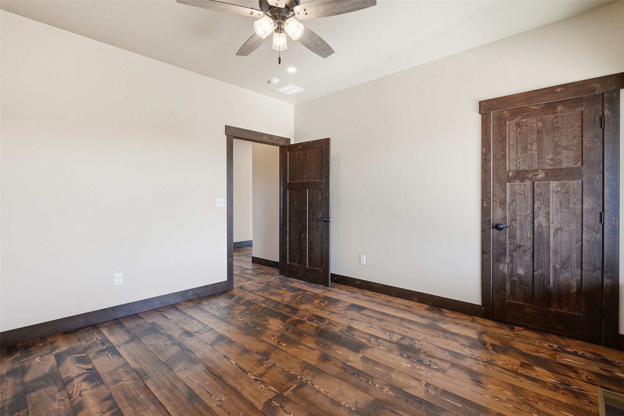  475 Ashleigh Lane - 物件實景