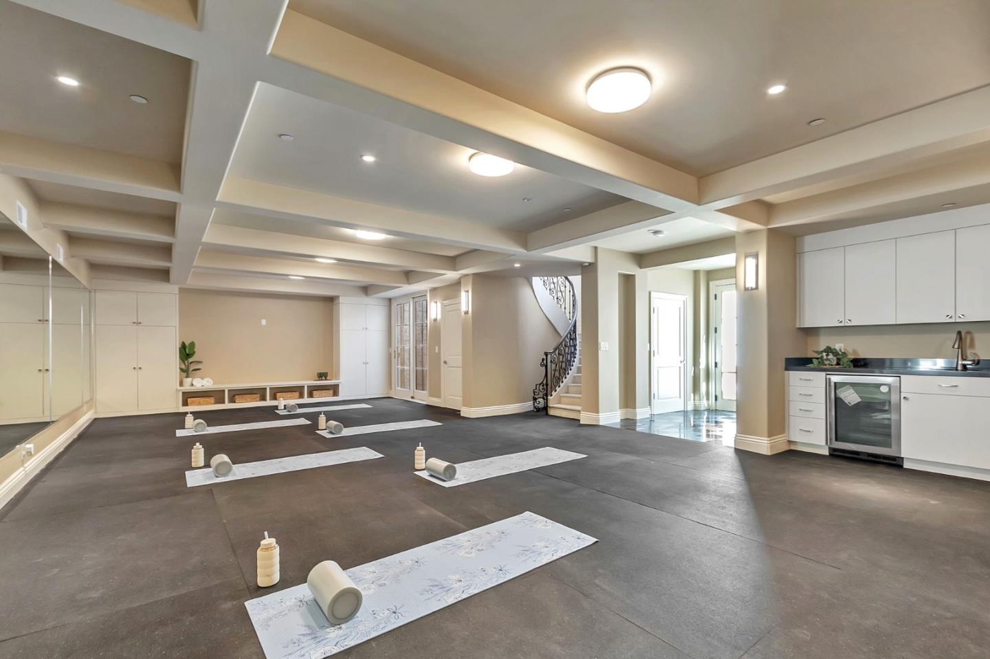 Los Gatos, California, 95032, United States, 8 Bedrooms Bedrooms, ,11 BathroomsBathrooms,Residential,For Sale,1855941
