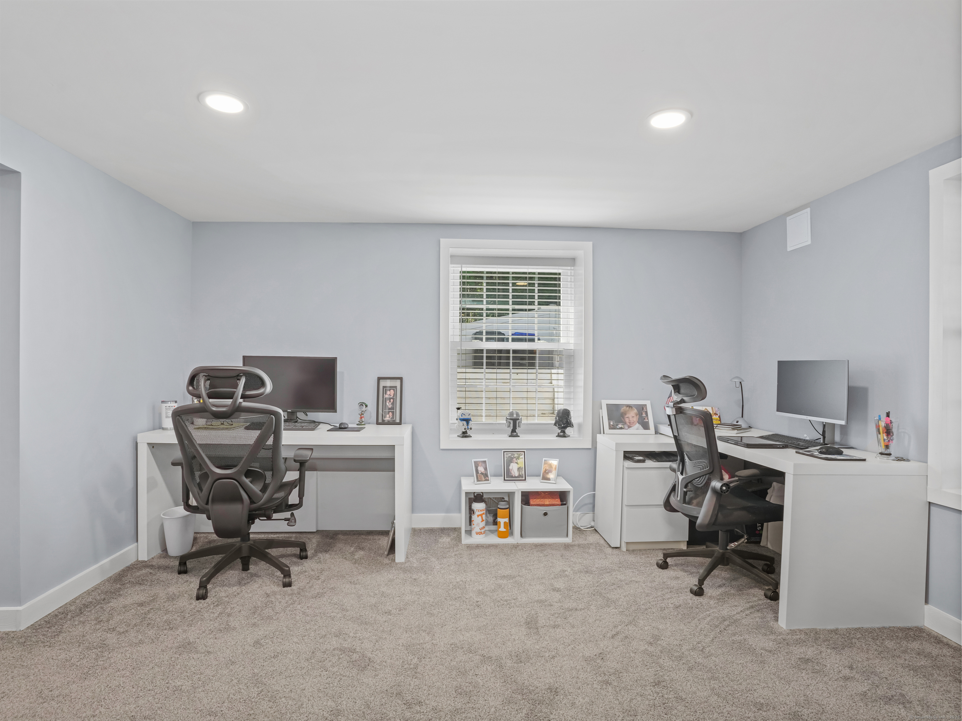 Trumbull, Connecticut, 06611, United States, 2 Bedrooms Bedrooms, ,2 BathroomsBathrooms,Residential,For Sale,1917497